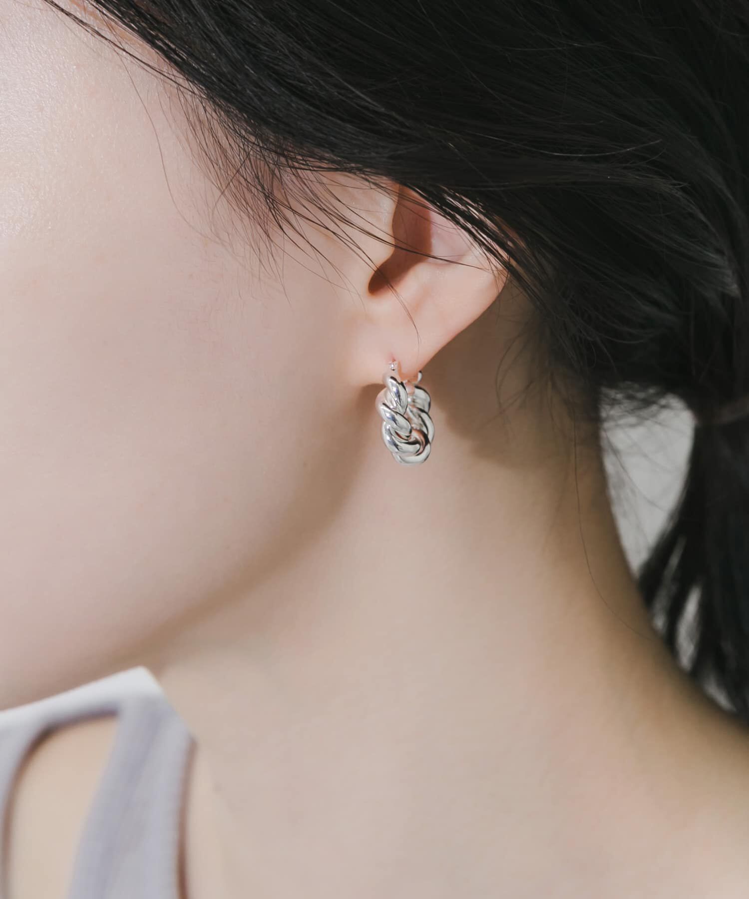 SMELLY「プランプツイストフープピアス」|ピアス|