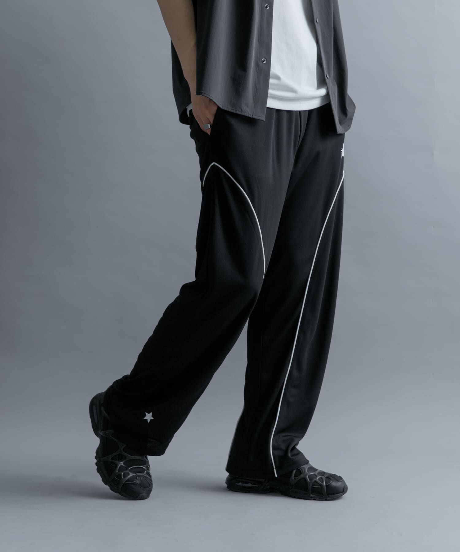 SENSE OF PLACE by URBAN RESEARCH「『別注』SHUHEI KOKI&times;SENSE OF PLACE　トラックパンツ」|その他|