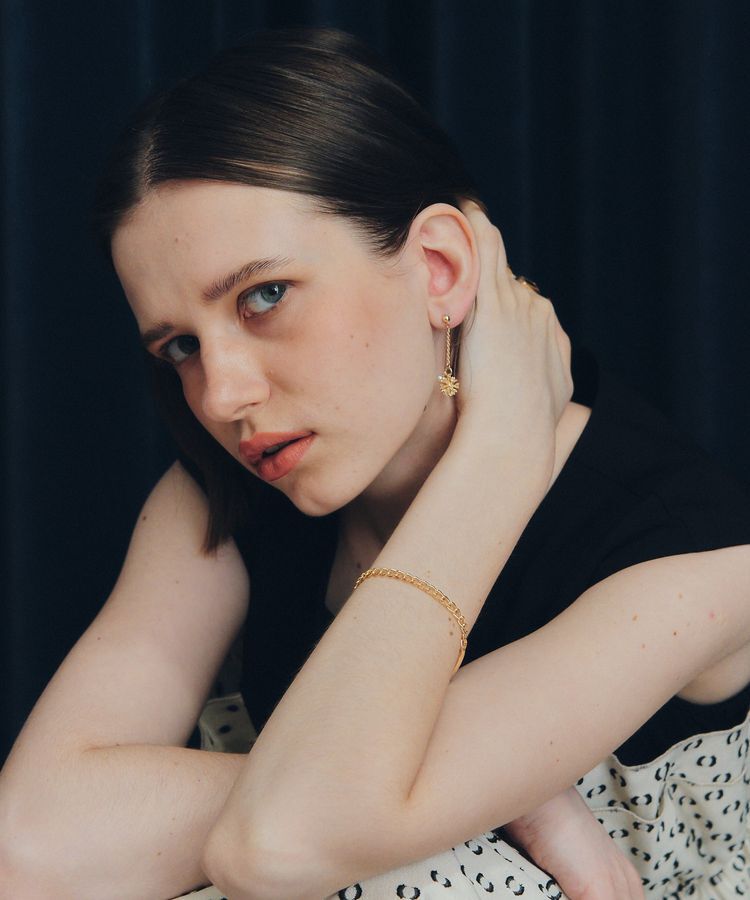 YECCA VECCA「ビジューボールスイングピアス」|ピアス|