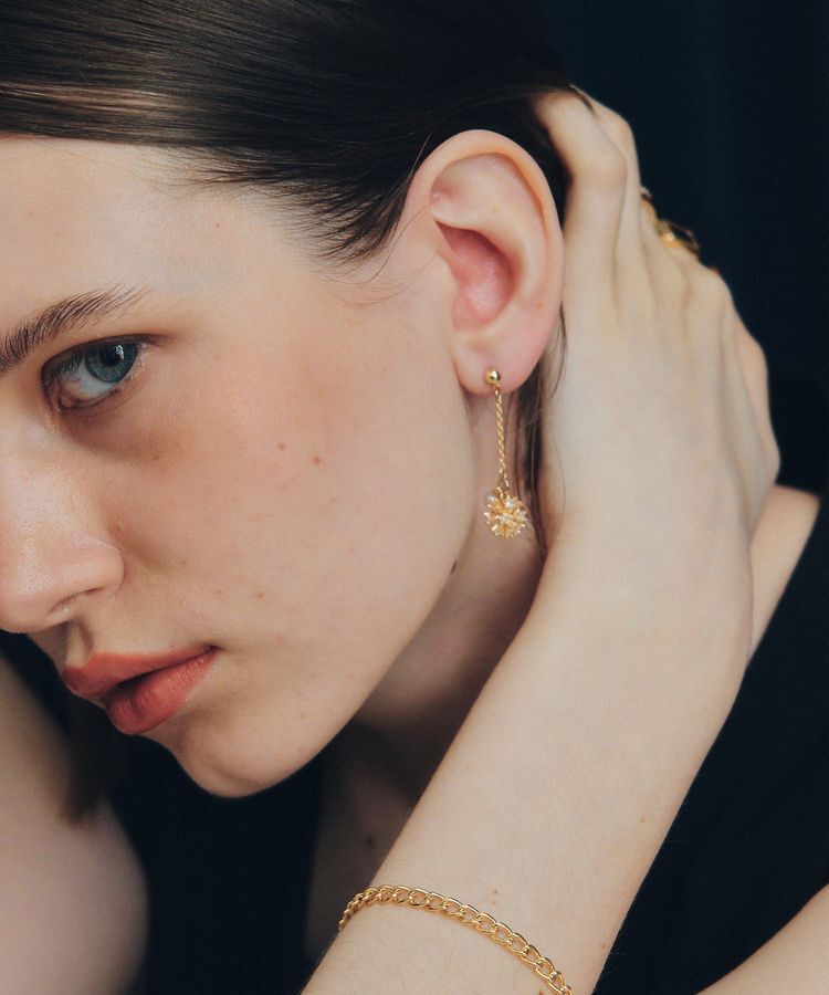 YECCA VECCA「ビジューボールスイングピアス」|ピアス|Gold