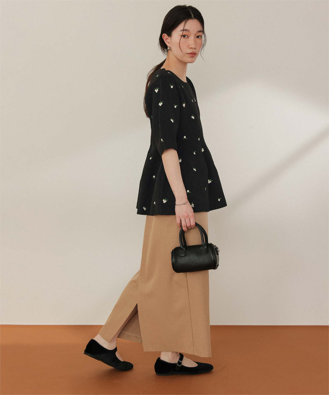 titivate「フラワー刺繍ペプラムニットトップス」|ニット・セーター|