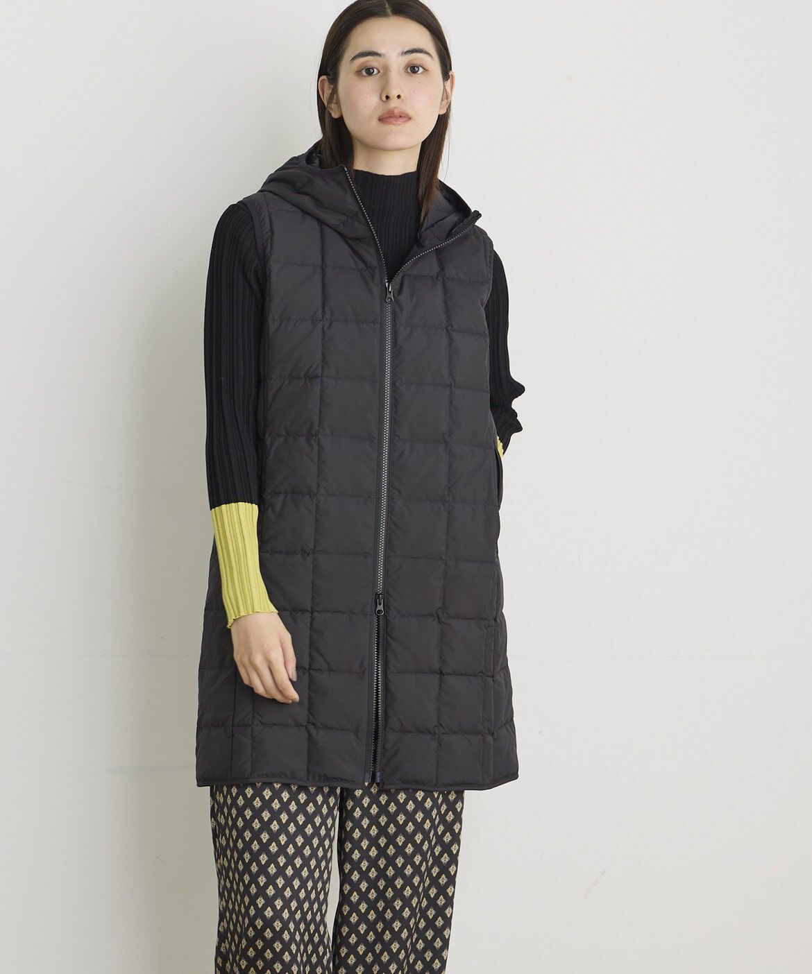 DAY by DAY it&rsquo;s international「ロングフードダウンベスト《TAION &amp; LIMONTA EAST》 」|ダウン|