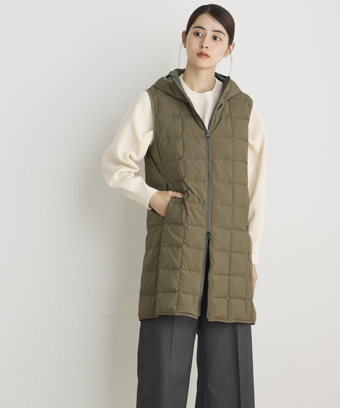 DAY by DAY it&rsquo;s international「ロングフードダウンベスト《TAION &amp; LIMONTA EAST》 」|ダウン|