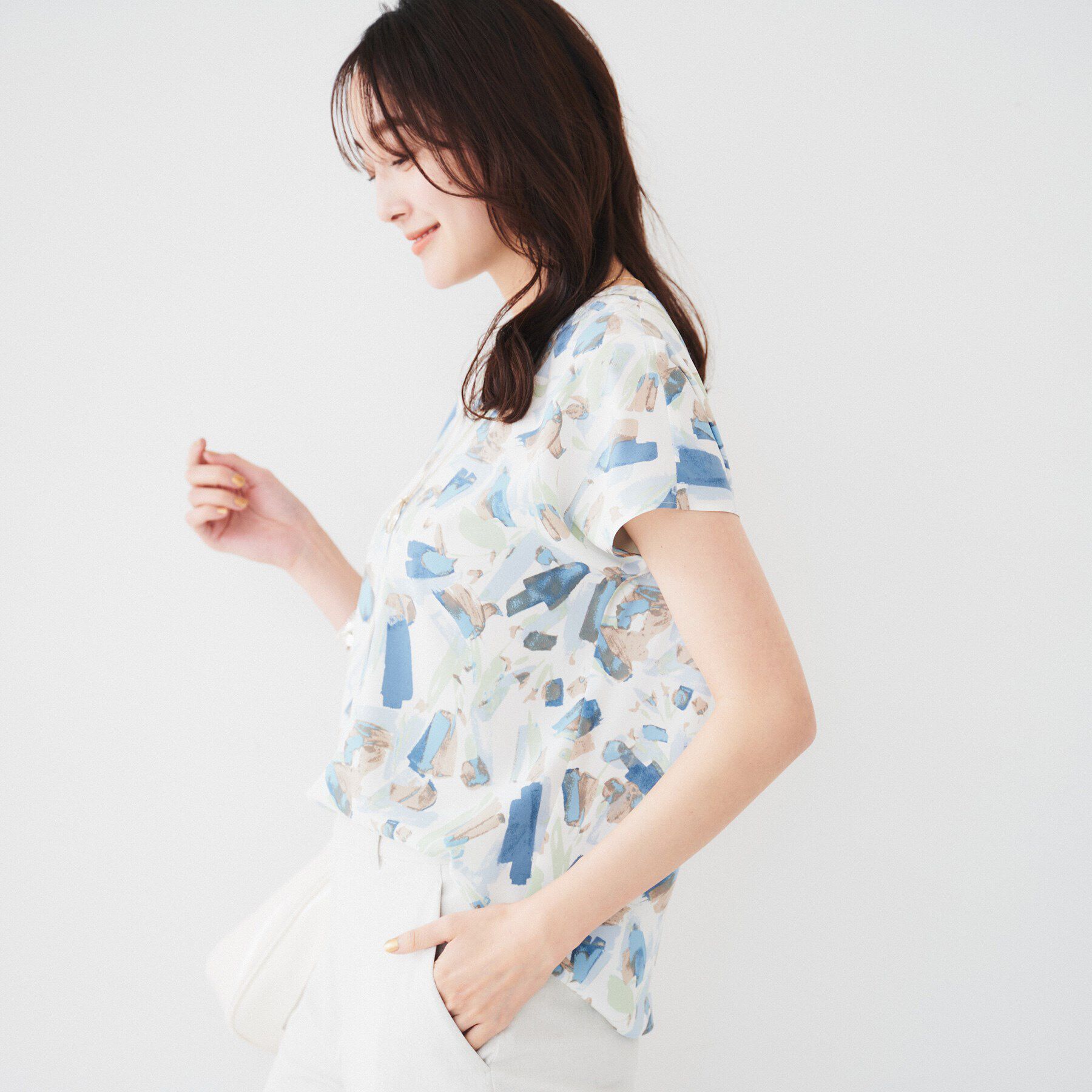 UNTITLED「【オンオフ使える/手洗い可】ペイントプリントブラウス」|シャツ・ブラウス|