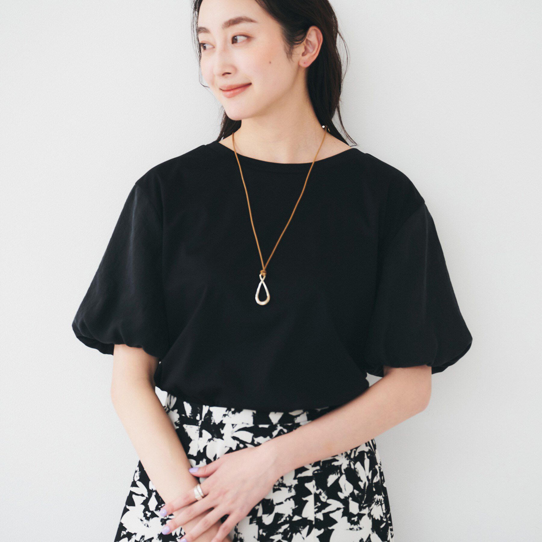 UNTITLED「【二の腕カバー/洗える】袖シアーバルーンプルオーバー」|Tシャツ・カットソー|ブラック(019)