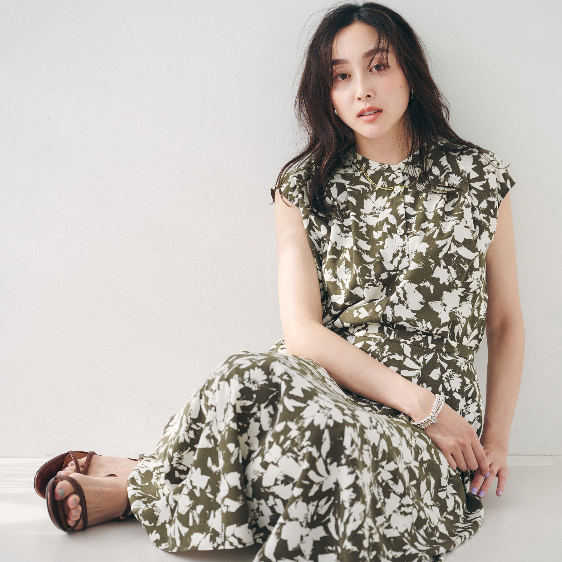 UNTITLED「【セットアップ可/洗える】モザイクフラワー柄ブラウス」|シャツ・ブラウス|