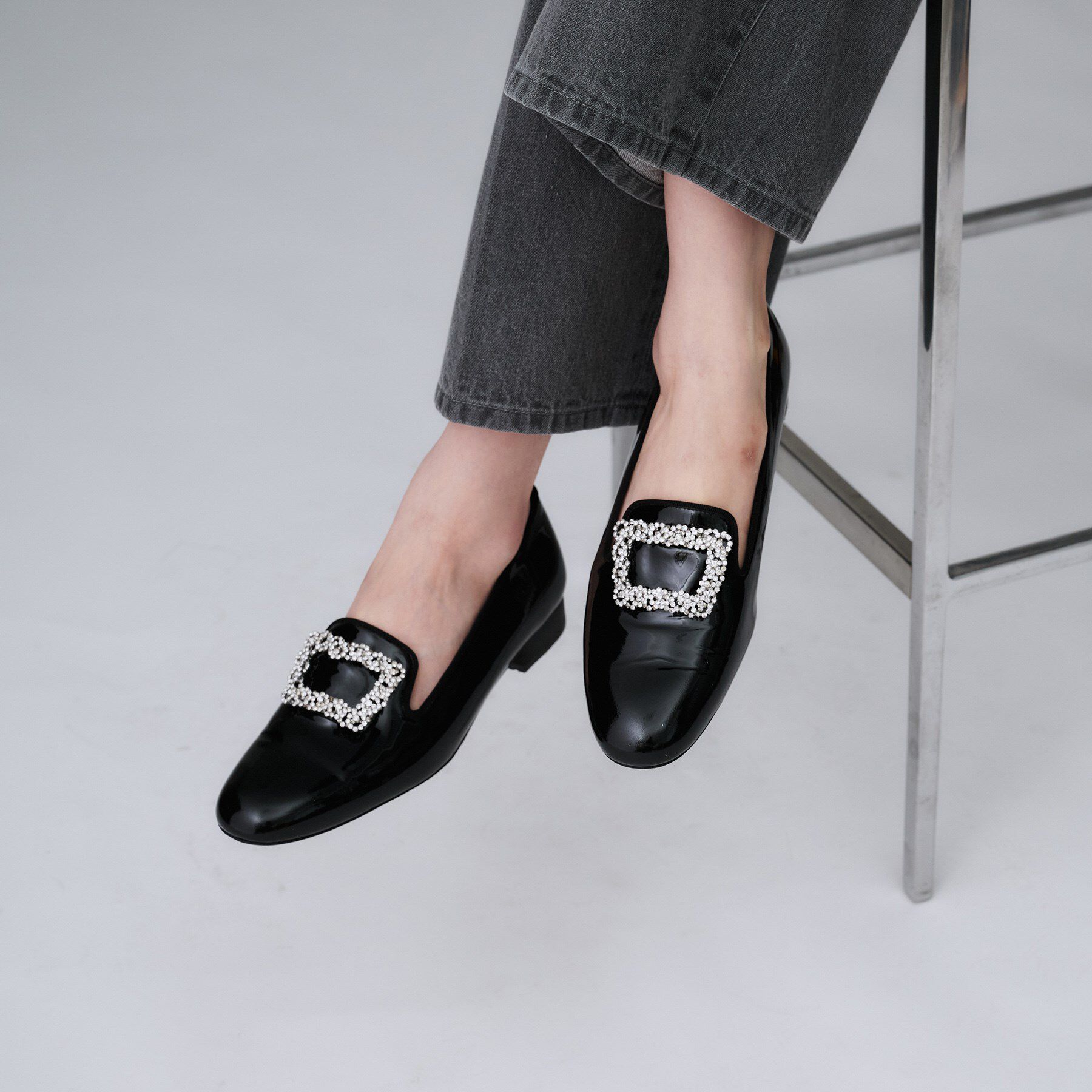 UNTITLED「ビジュー付きオペラシューズ」|パンプス|