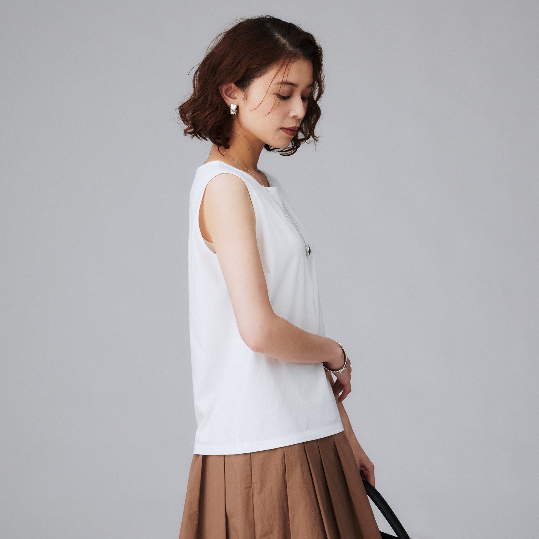 UNTITLED「【接触冷感／コットン100／洗える／丸首】ノースリーブ天竺プルオーバー」|Tシャツ・カットソー|