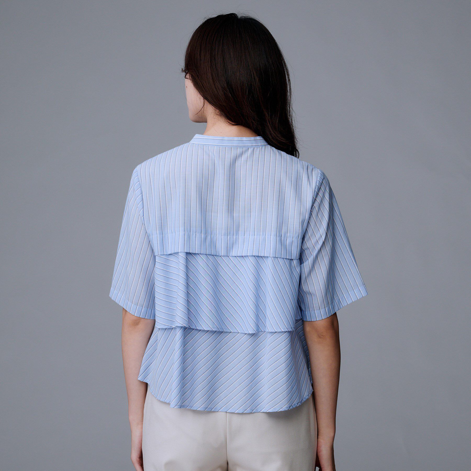 UNTITLED「【短丈/前ボタン/五分袖】ストライプフリルシャツ」|シャツ・ブラウス|