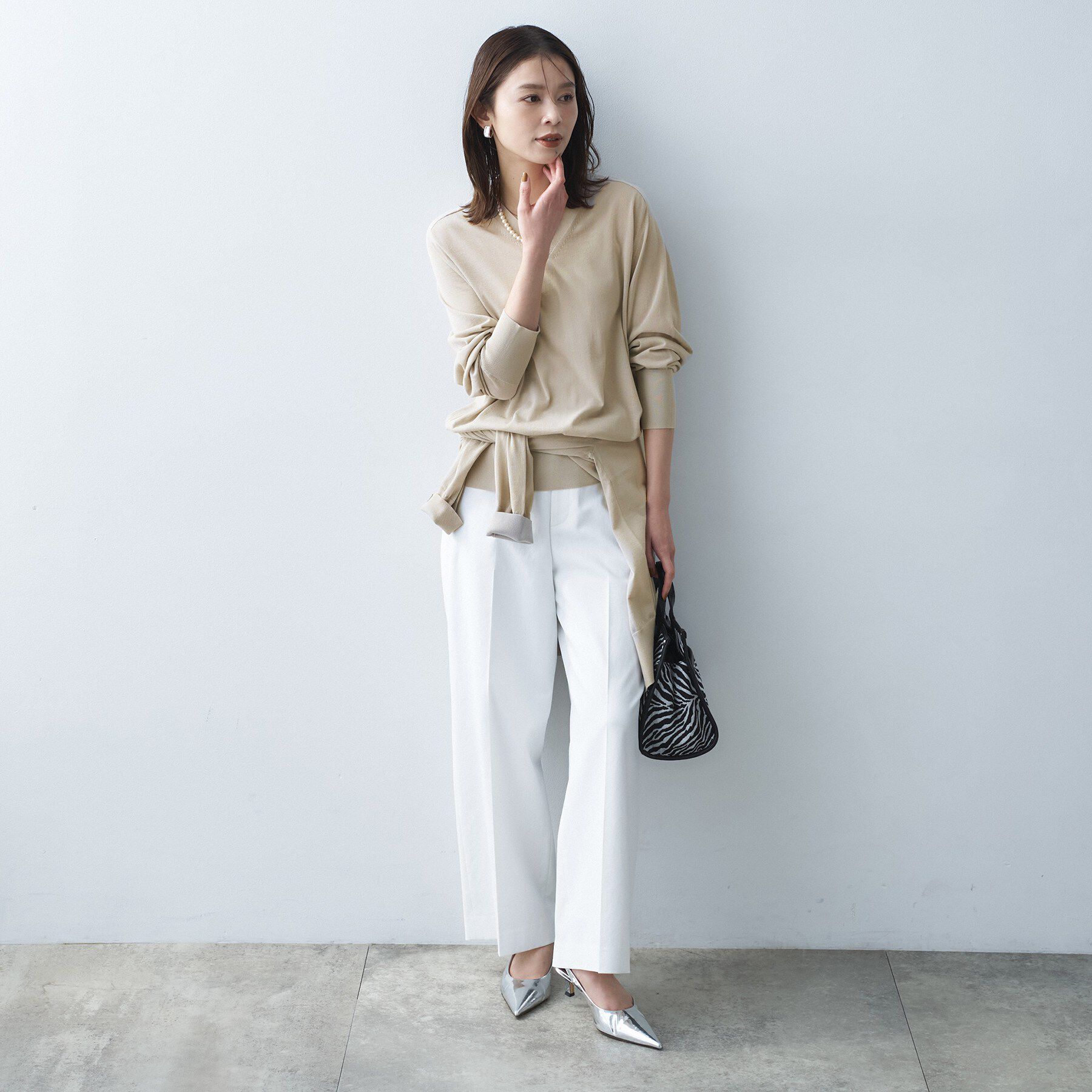 UNTITLED「【アンサンブル可/洗える】シアーVネックニット」|ニット・セーター|