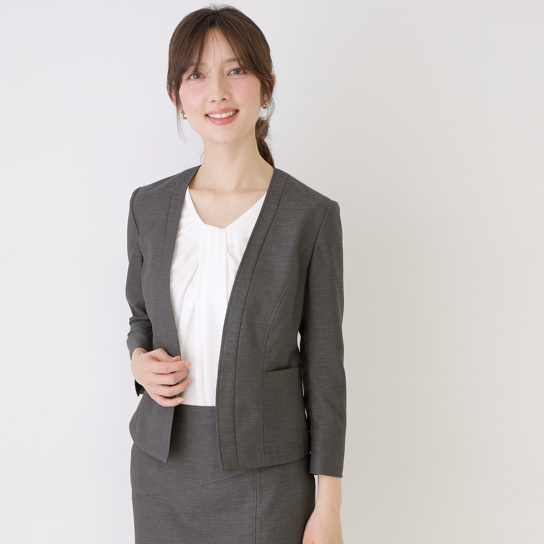 COUP DE CHANCE「【手洗い可／日本製／接触冷感／スーツ可／ワンピース羽織】麻調合繊ノーカラージャケット」|ノーカラージャケット|チャコールグレー(0