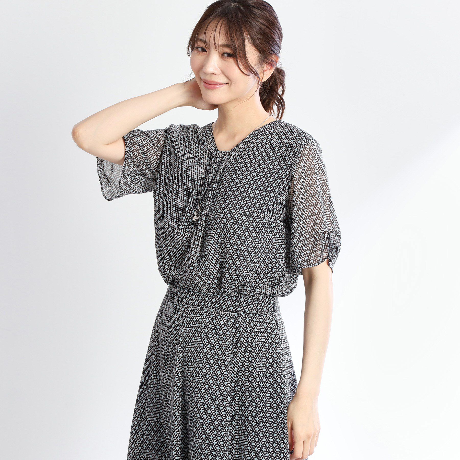 Reflect「【マシンウォッシュ可／セットアップ可】コツキ柄プリントブラウス」|シャツ・ブラウス|