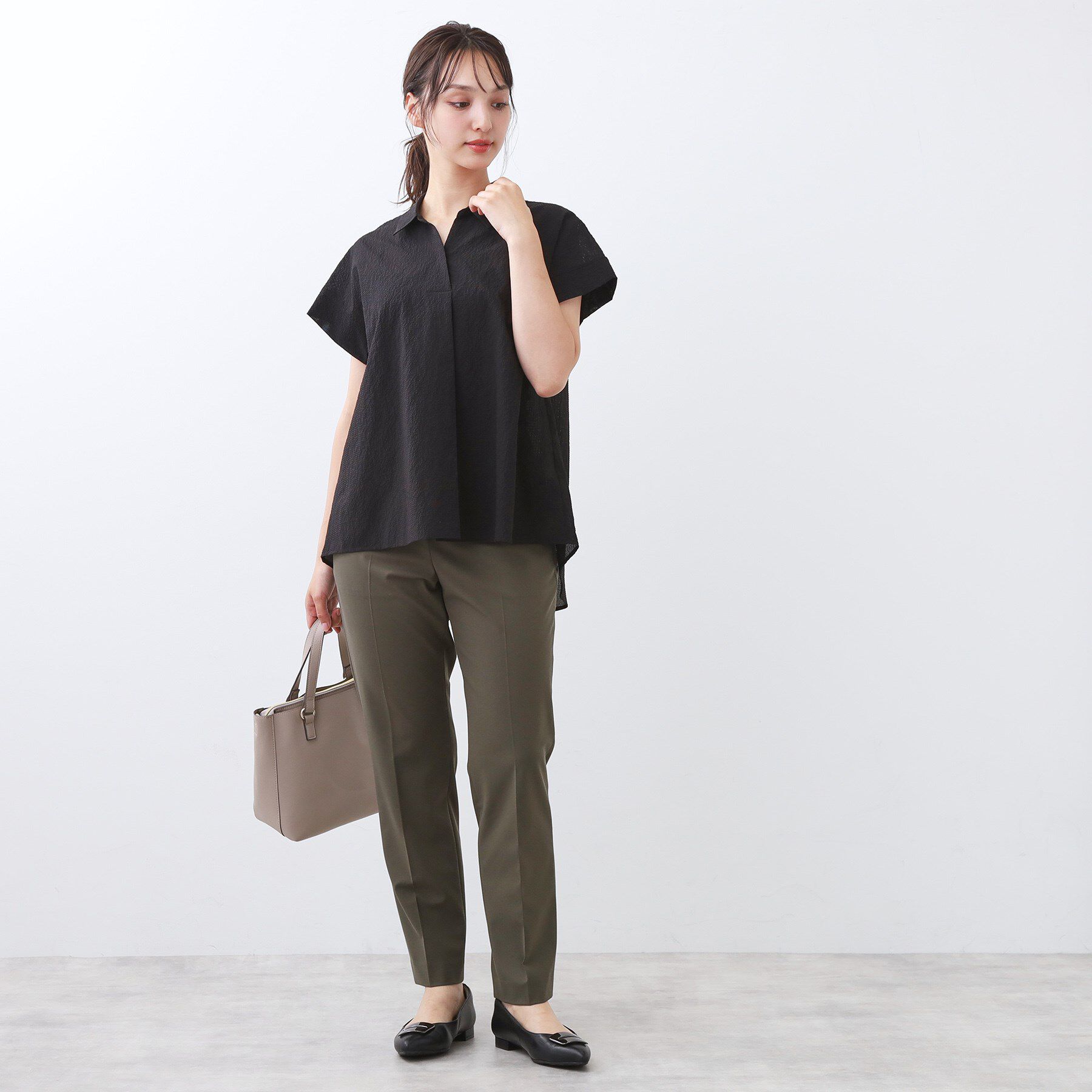 Reflect「【二の腕さりげなくカバー】シャツ衿オフボディブラウス」|シャツ・ブラウス|