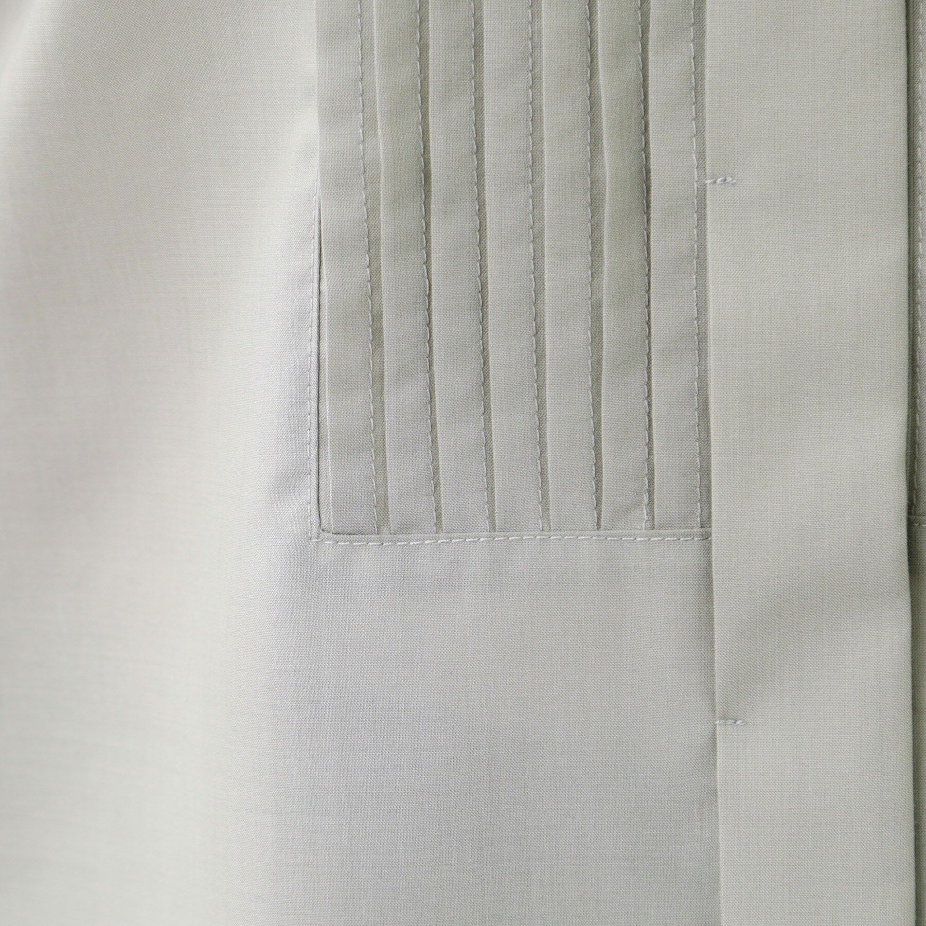 Reflect「【程よいゆとり感／体型カバー】ピンタックデザインシャンブレーブラウス」|シャツ・ブラウス|