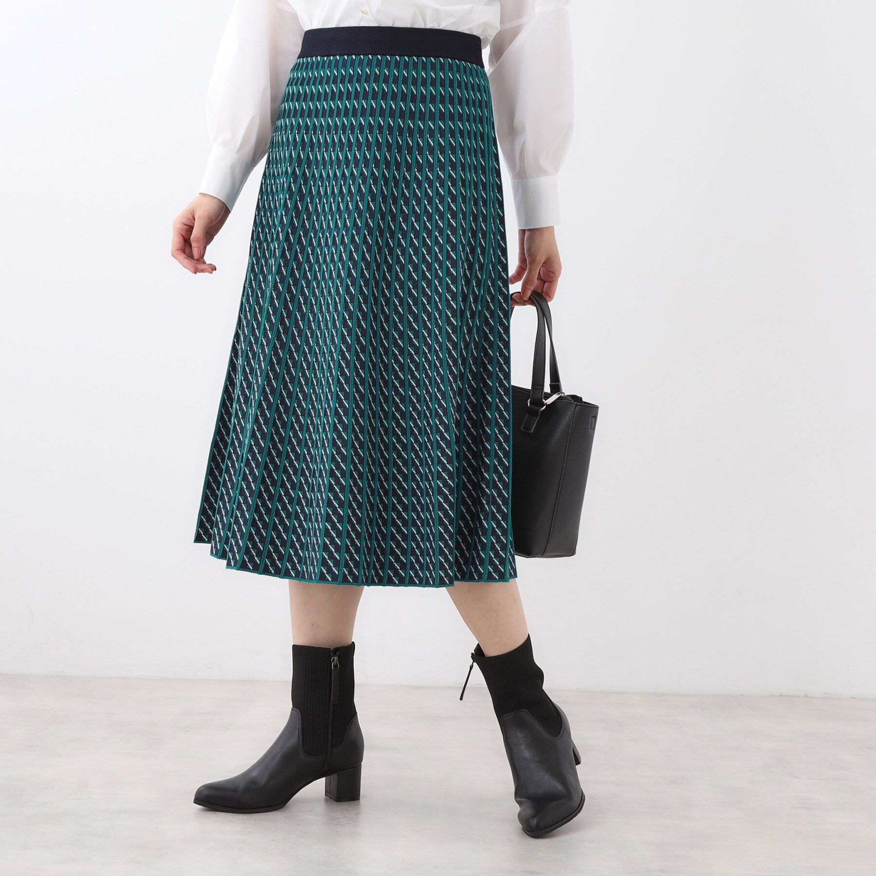 Reflect「【WEB先行カラーあり／セットアップ可】幾何調柄ニットスカート」|スカート|