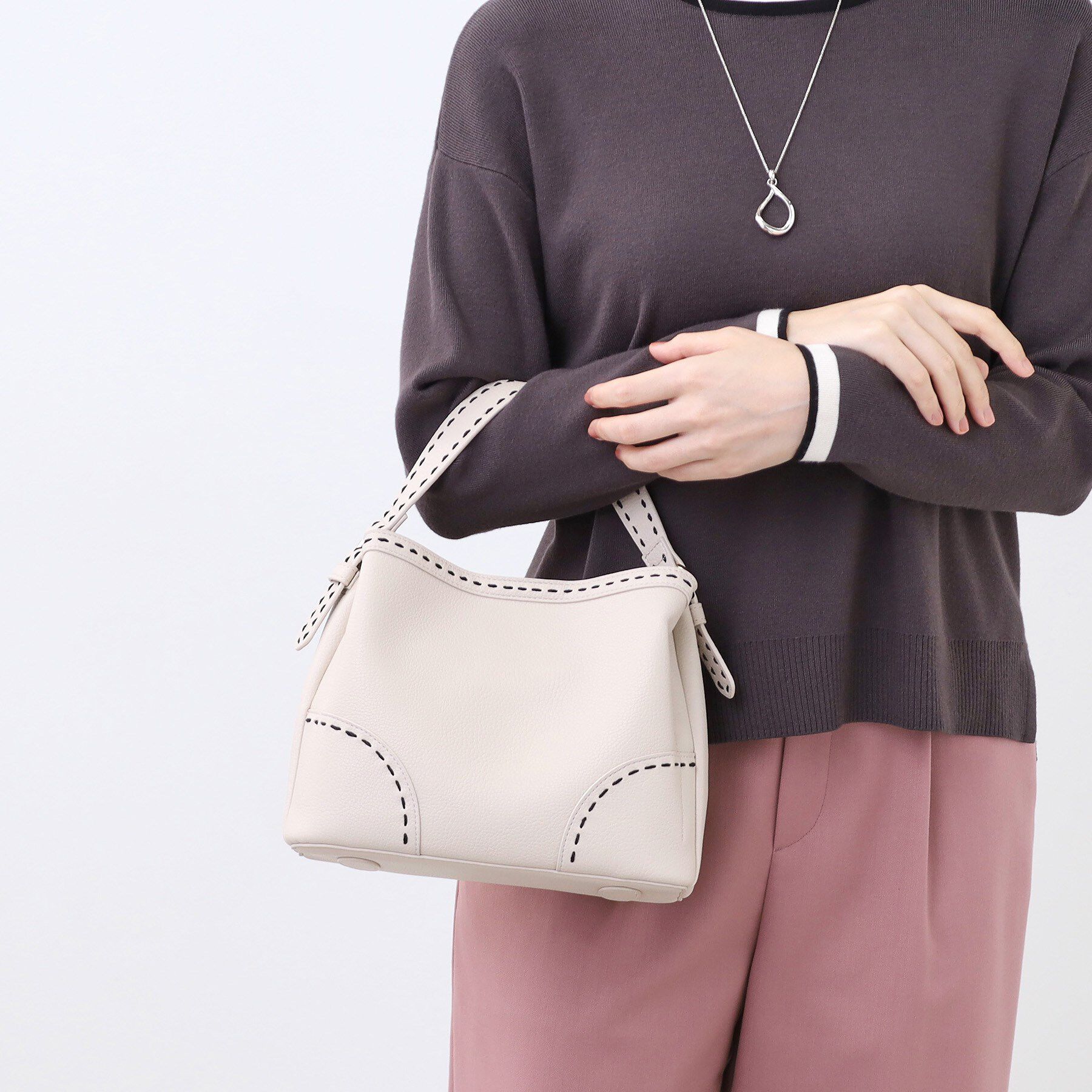 Reflect「【収納力◎／付属ストラップあり】バイカラーステッチバッグ」|ハンドバッグ|