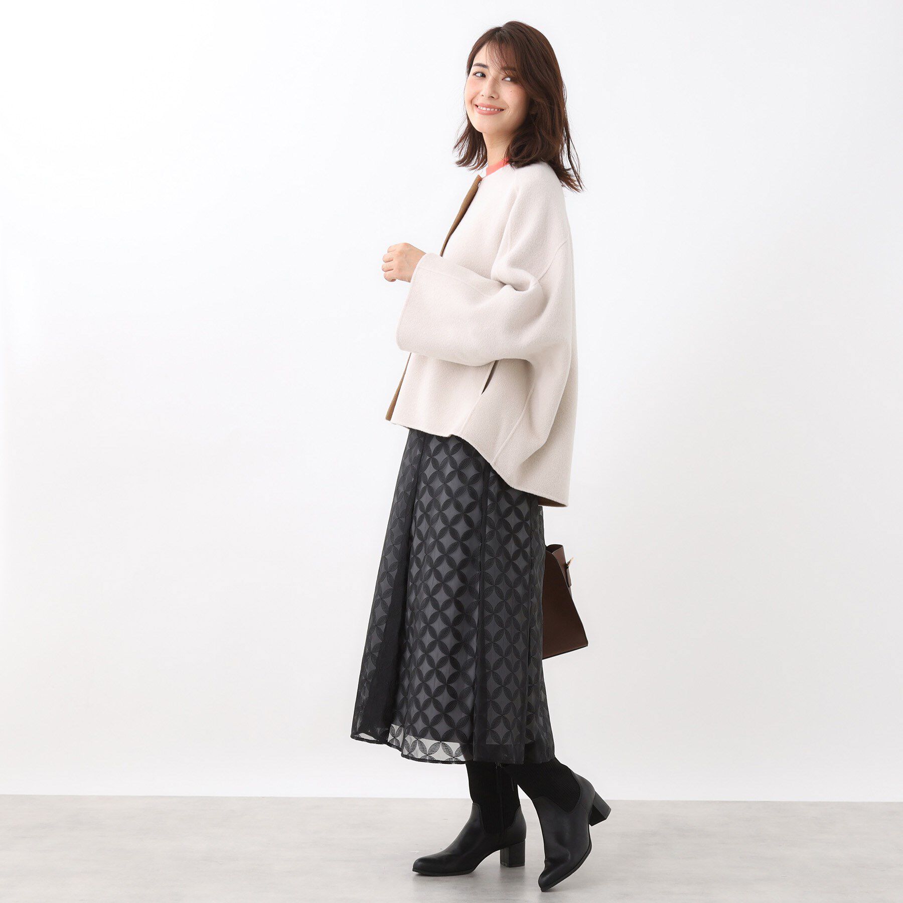 Reflect「リバー仕立てショートコート」|ノーカラーコート|