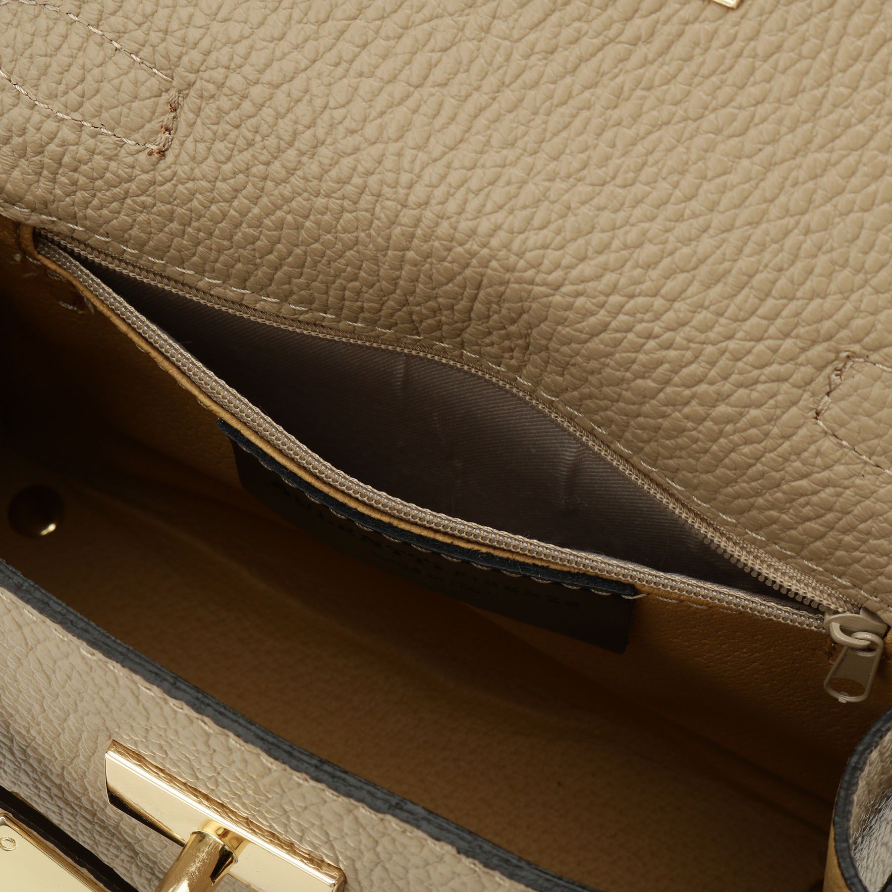 DRESSTERIOR「AULENTTI（オウレンティ）金具ベルト付きバッグ」|ショルダー・メッセンジャー|