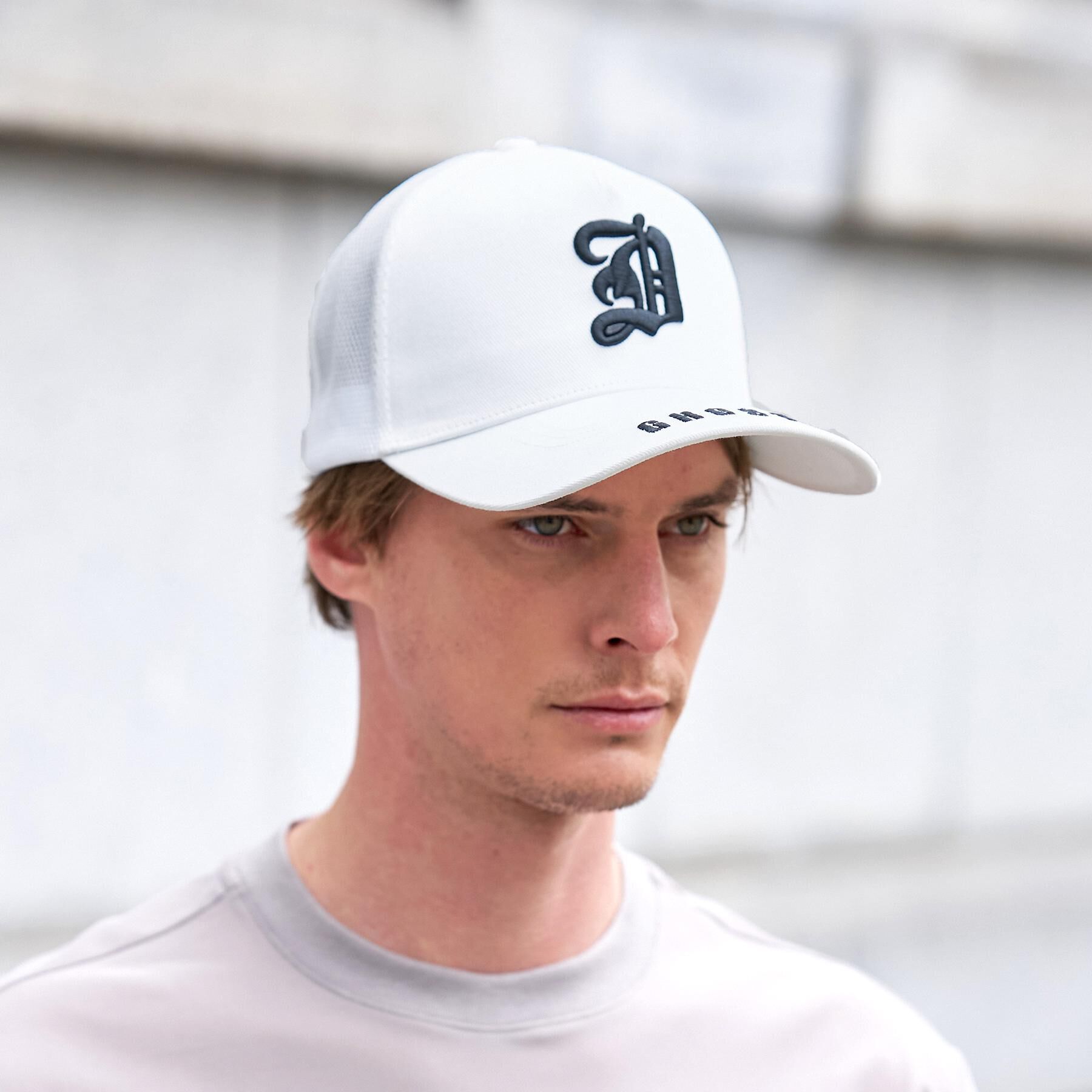 DRESSTERIOR「Dロゴ メッシュキャップ」|キャップ・キャスケット|