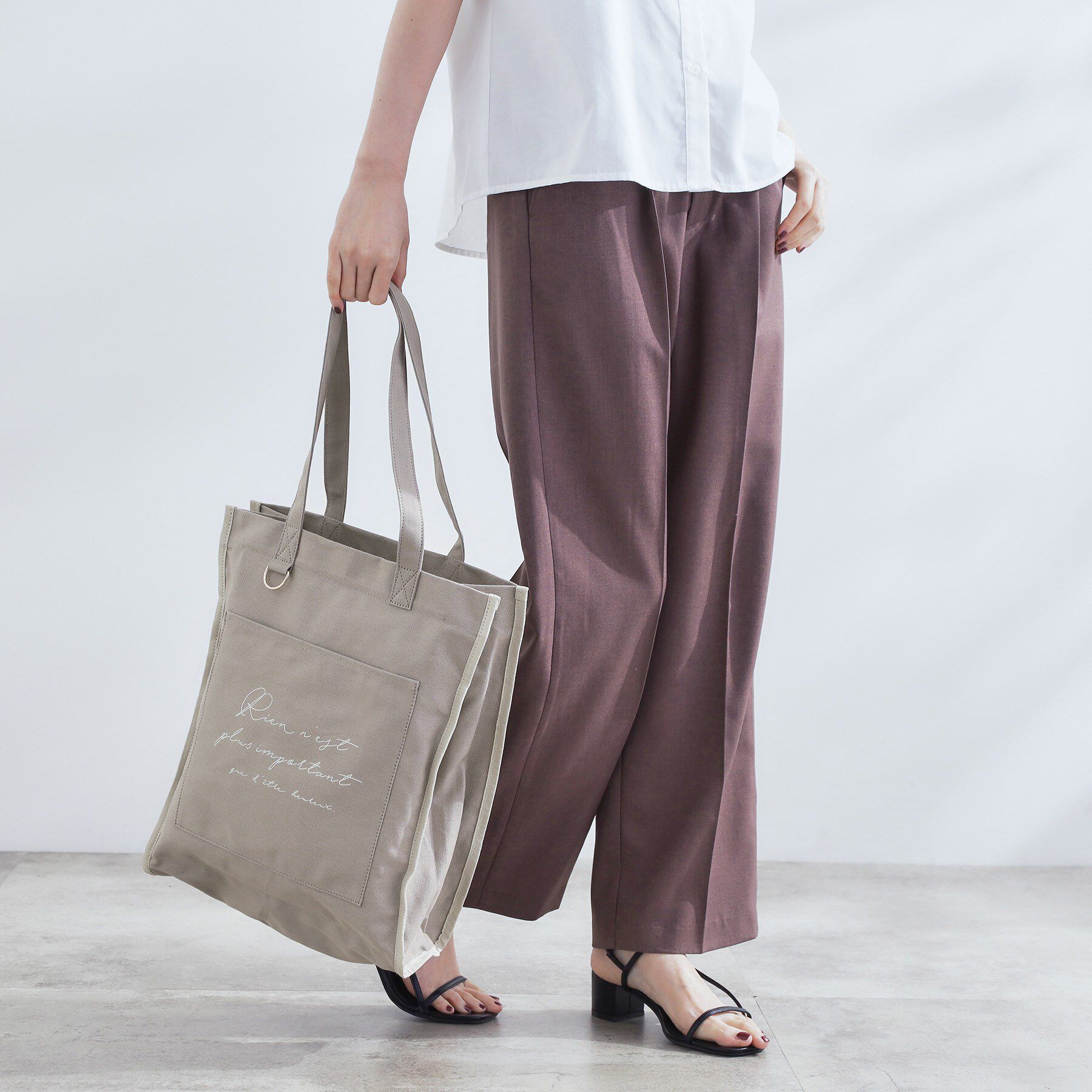 grove「【A4・多機能】パイピングロゴキャンバストート」|トートバッグ|