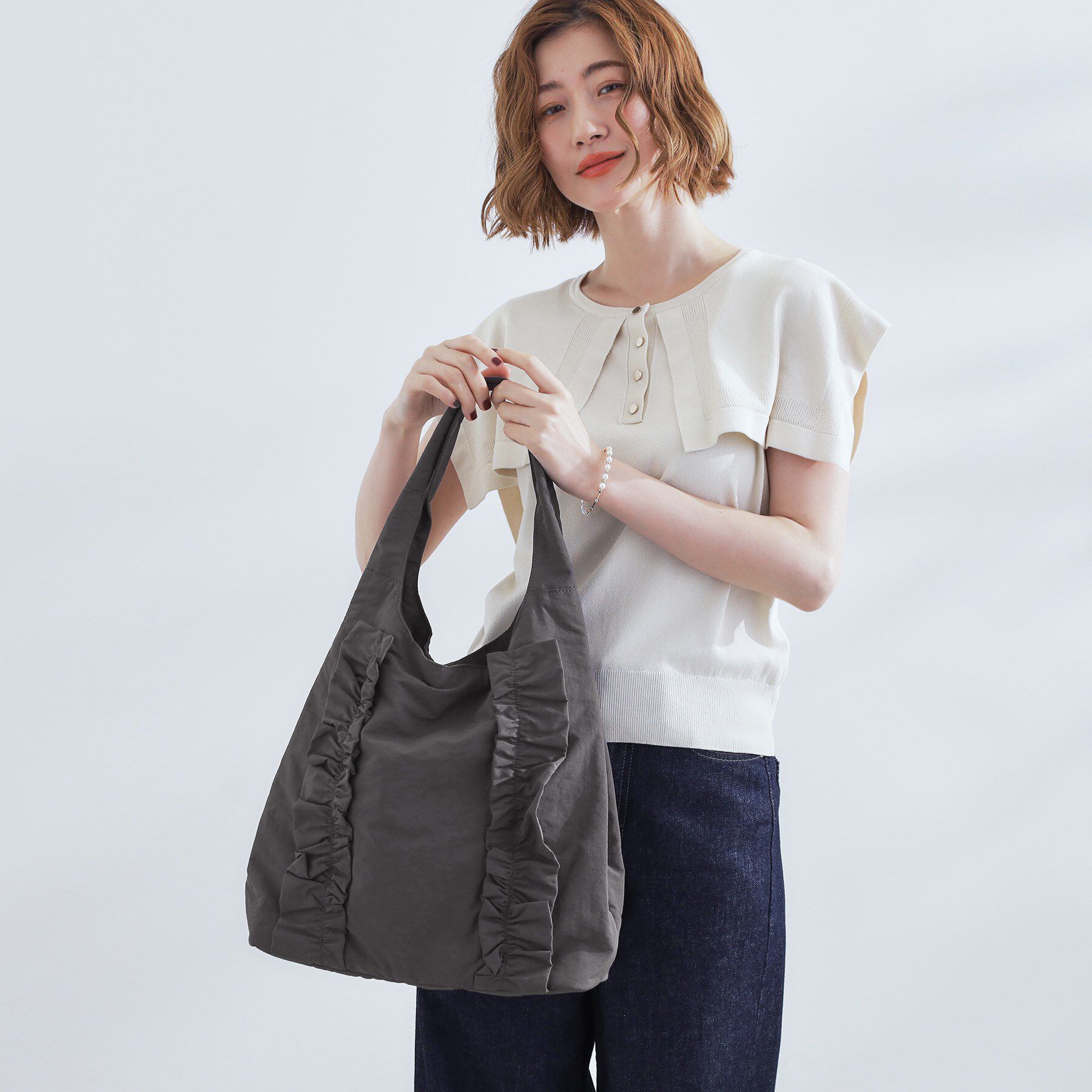 grove「【撥水】フリル変形トート」|トートバッグ|チャコールグレー(0