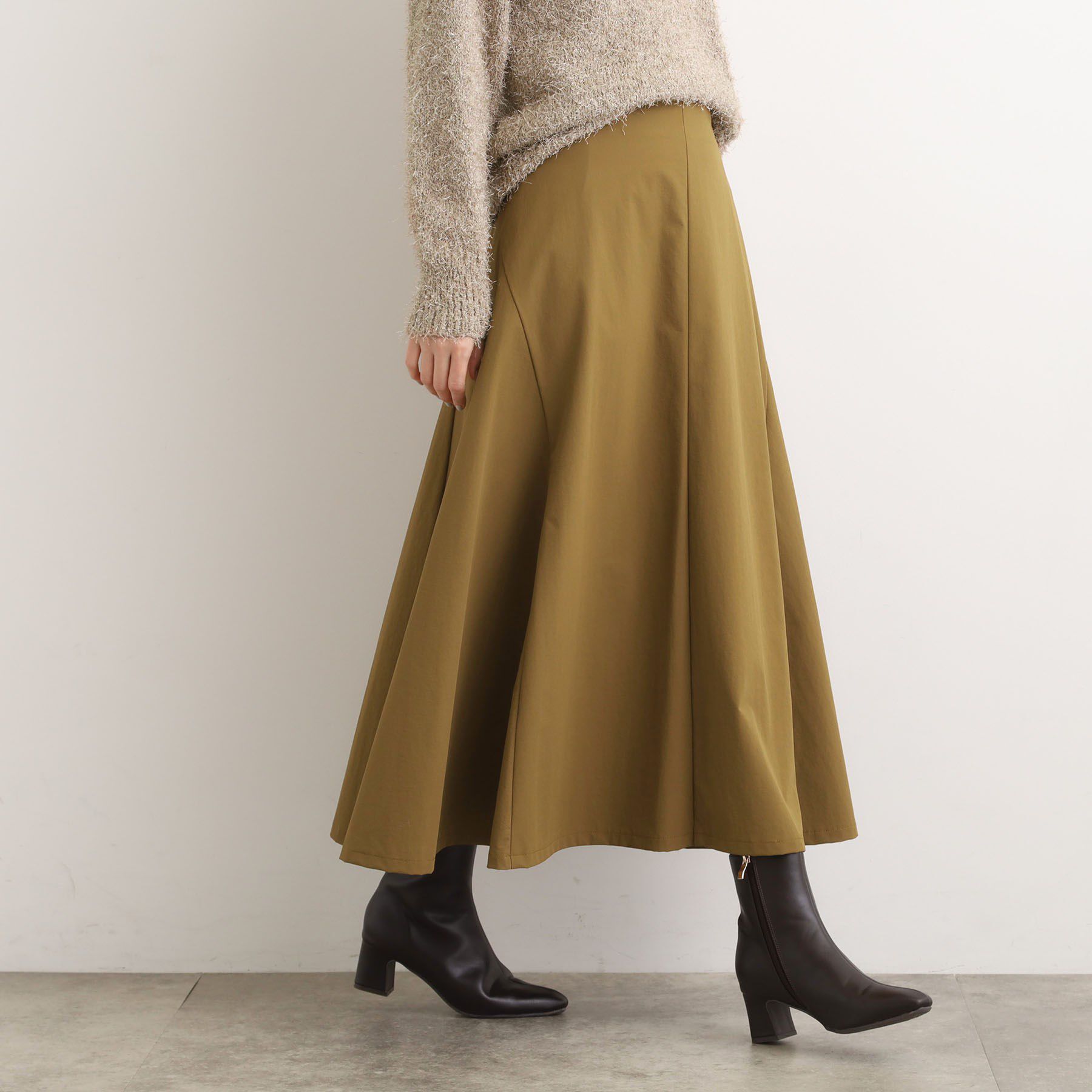 grove「もっちりナイロンストレッチトラペーズスカート」|スカート|