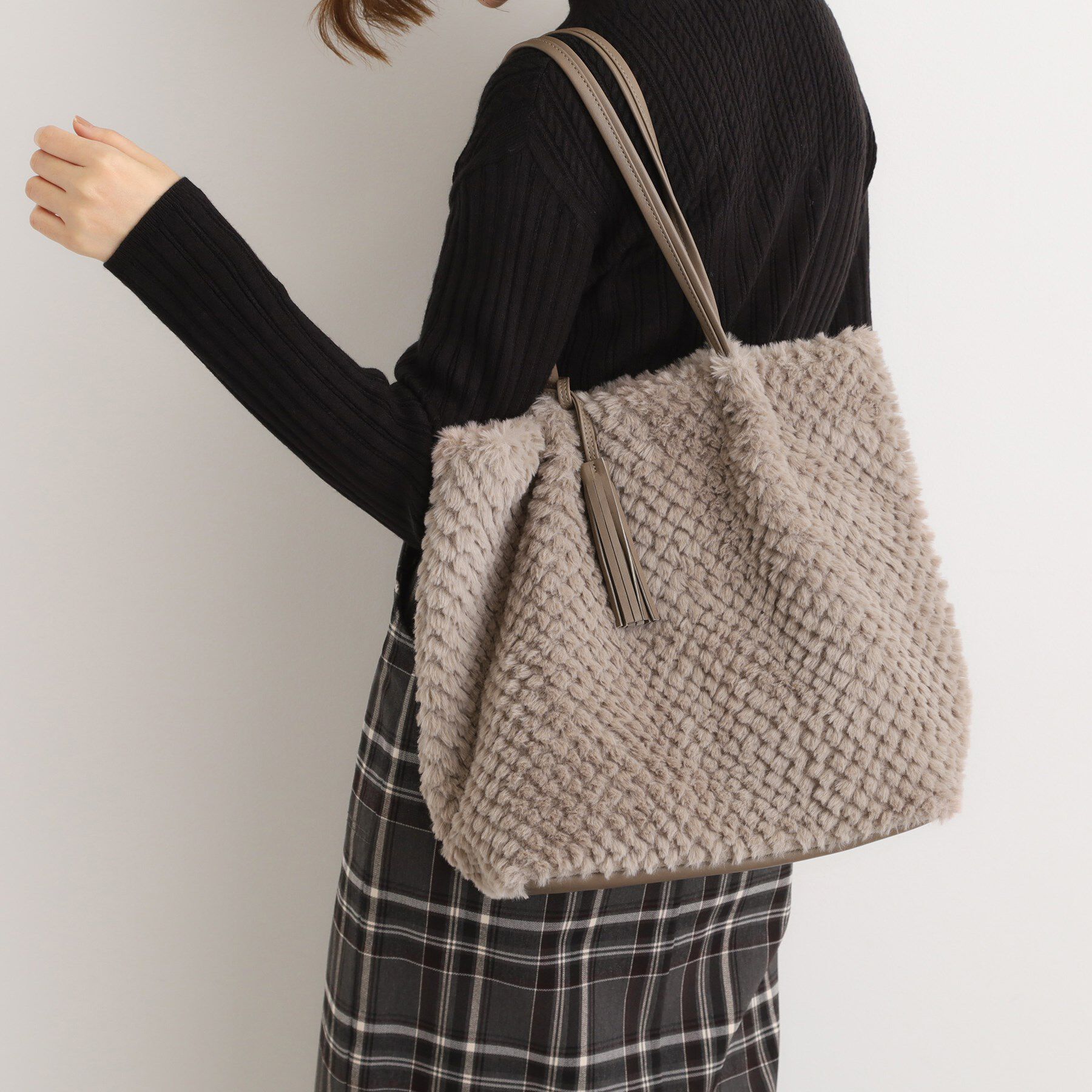 grove「ポコポコエコファータッセルトート」|トートバッグ|ダークベージュ(05