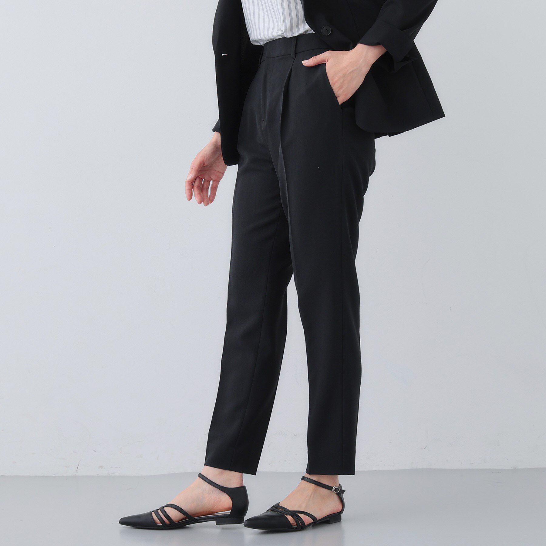 INDIVI「【定番スーツ／UVケア／洗える】ウール調タックテーパードパンツ」|スーツ|