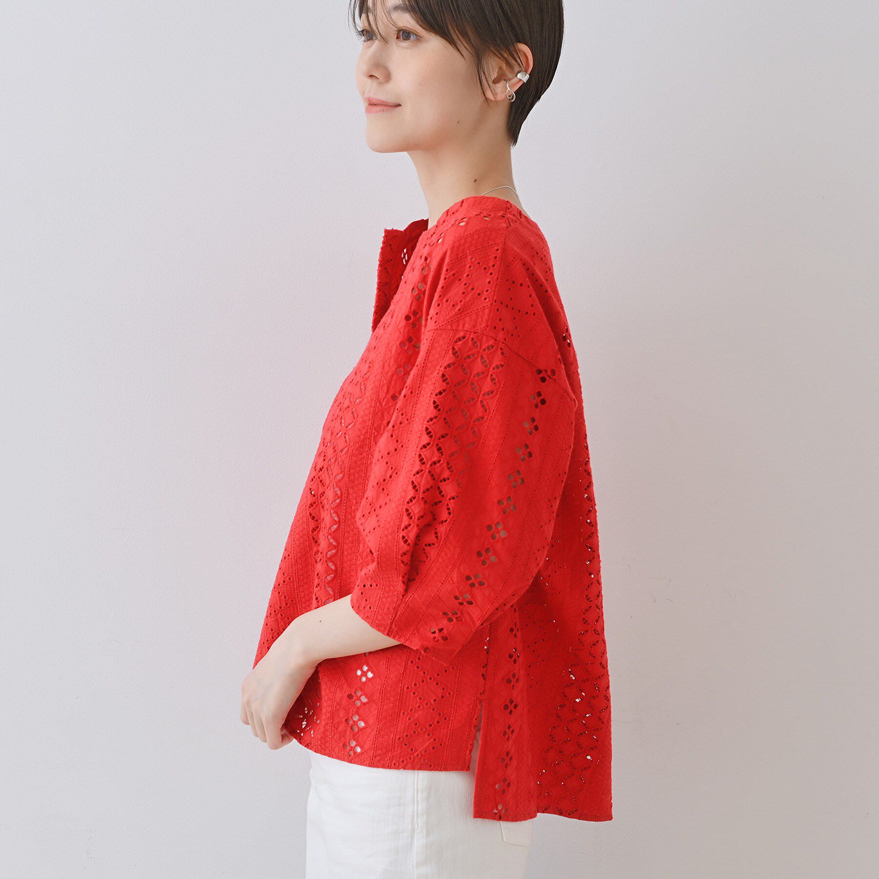 INDIVI「【刺繍／レース】スラッシュネックブラウス」|シャツ・ブラウス|