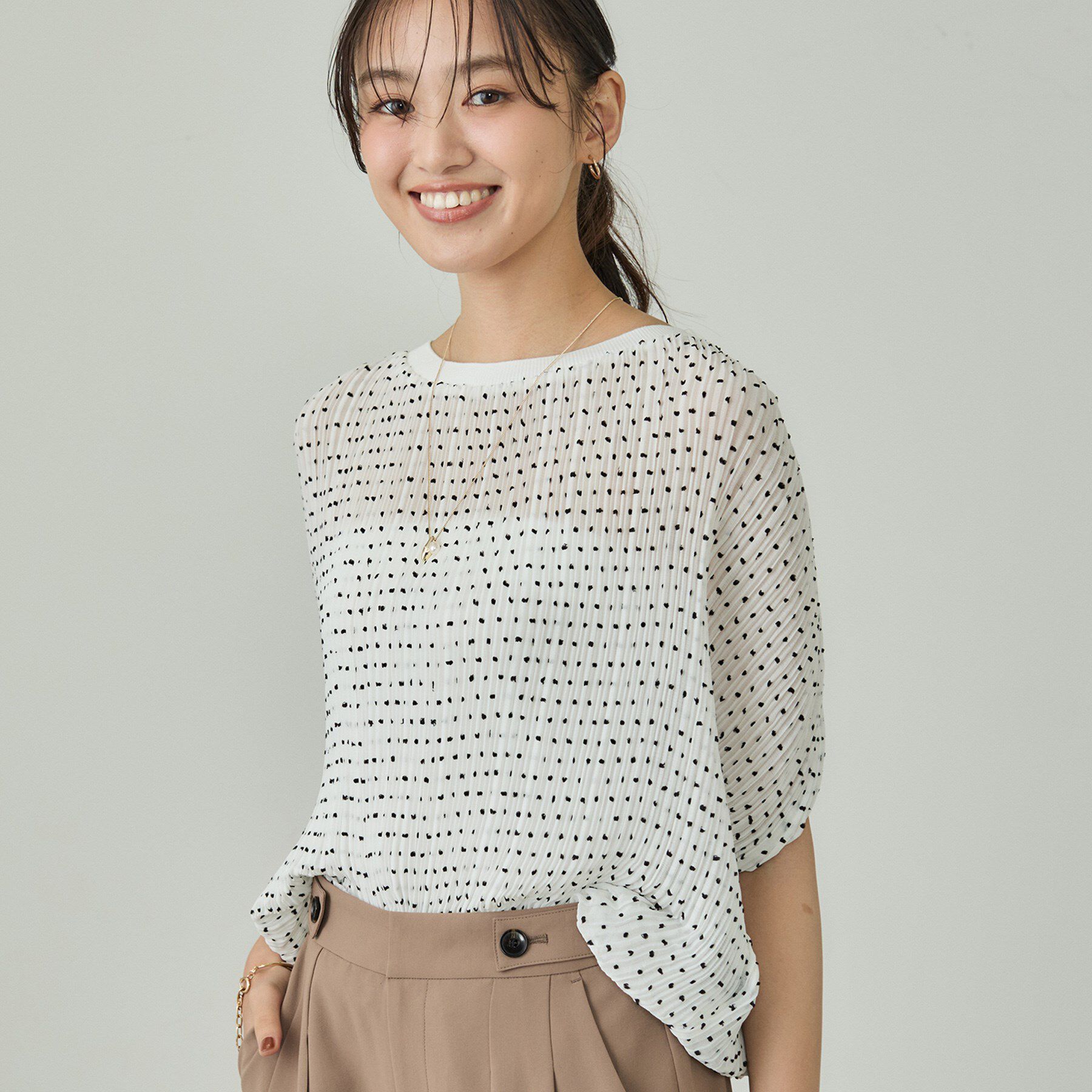 INDIVI「【洗える／ドット柄／凹凸素材】プリーツデザインブラウス」|シャツ・ブラウス|