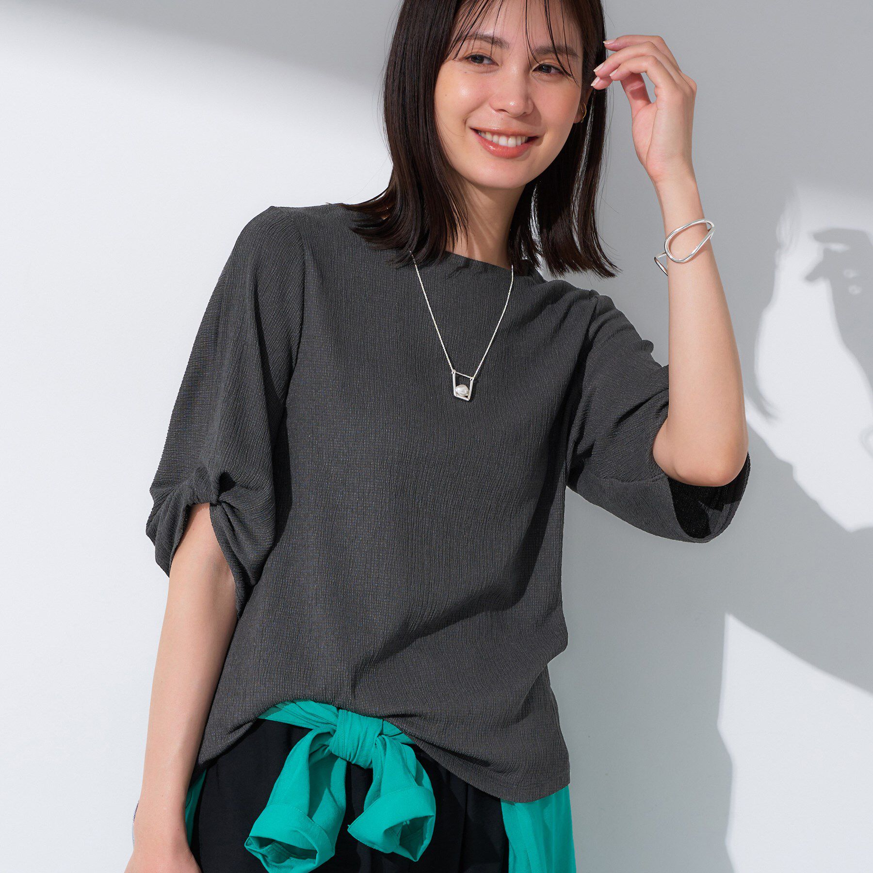 INDIVI「【UVケア／吸汗速乾】凹凸素材ねじり袖トップス」|Tシャツ・カットソー|