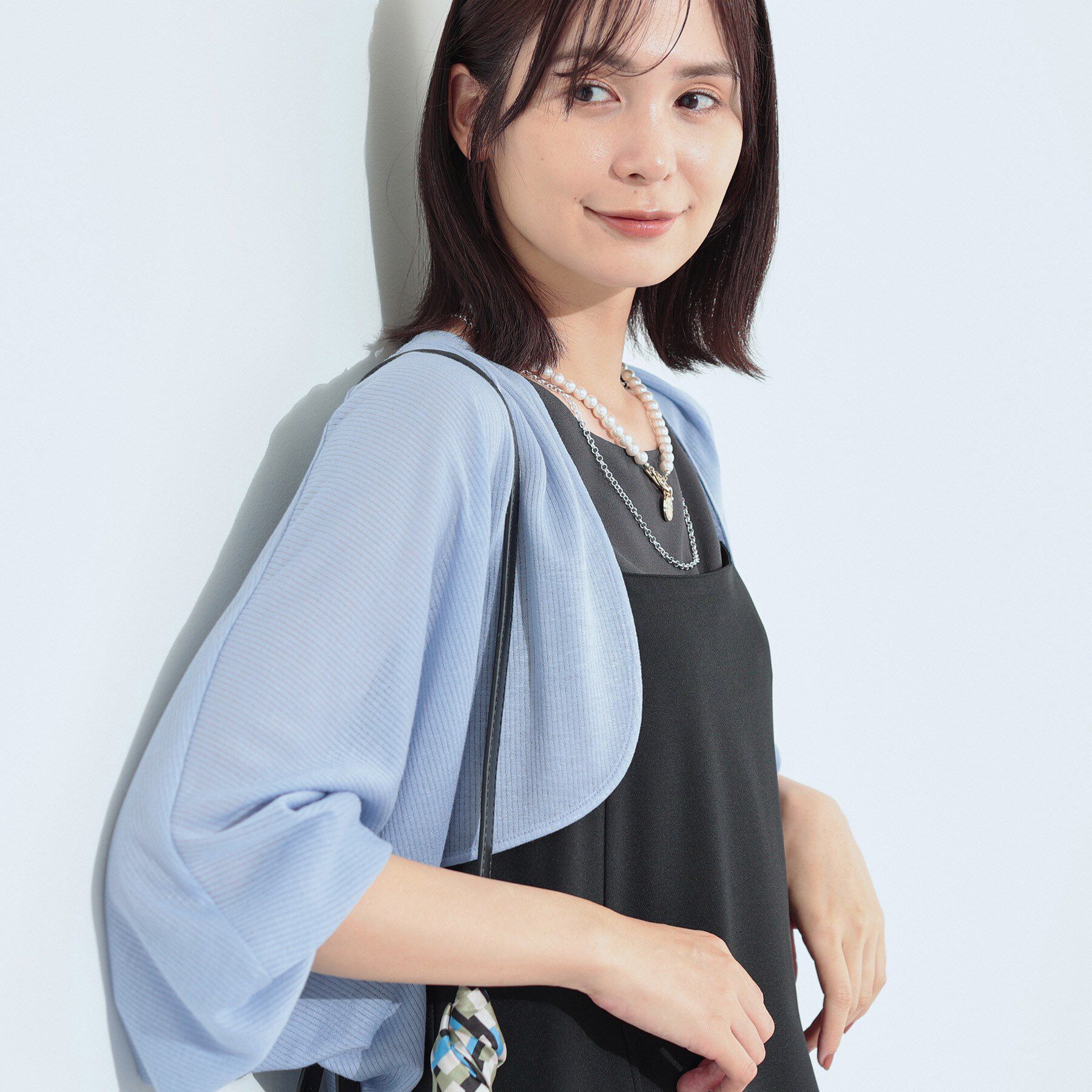 INDIVI「【軽く羽織れる】ボレロカーディガン」|カーディガン|ブルー(091)