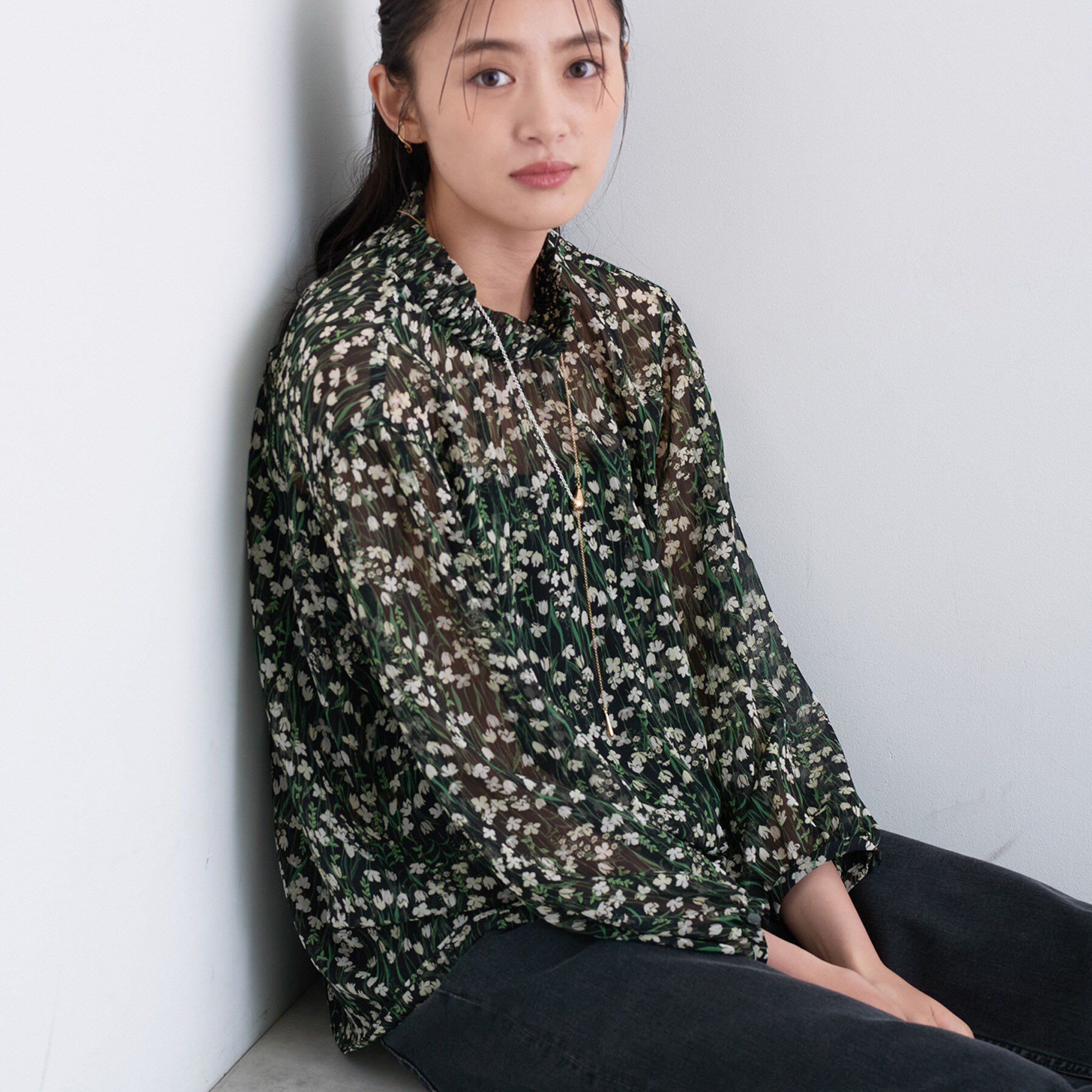 INDIVI「【秋映え柄/セットアップ可能】フラワーシフォンブラウス」|シャツ・ブラウス|ライトベージュ(15