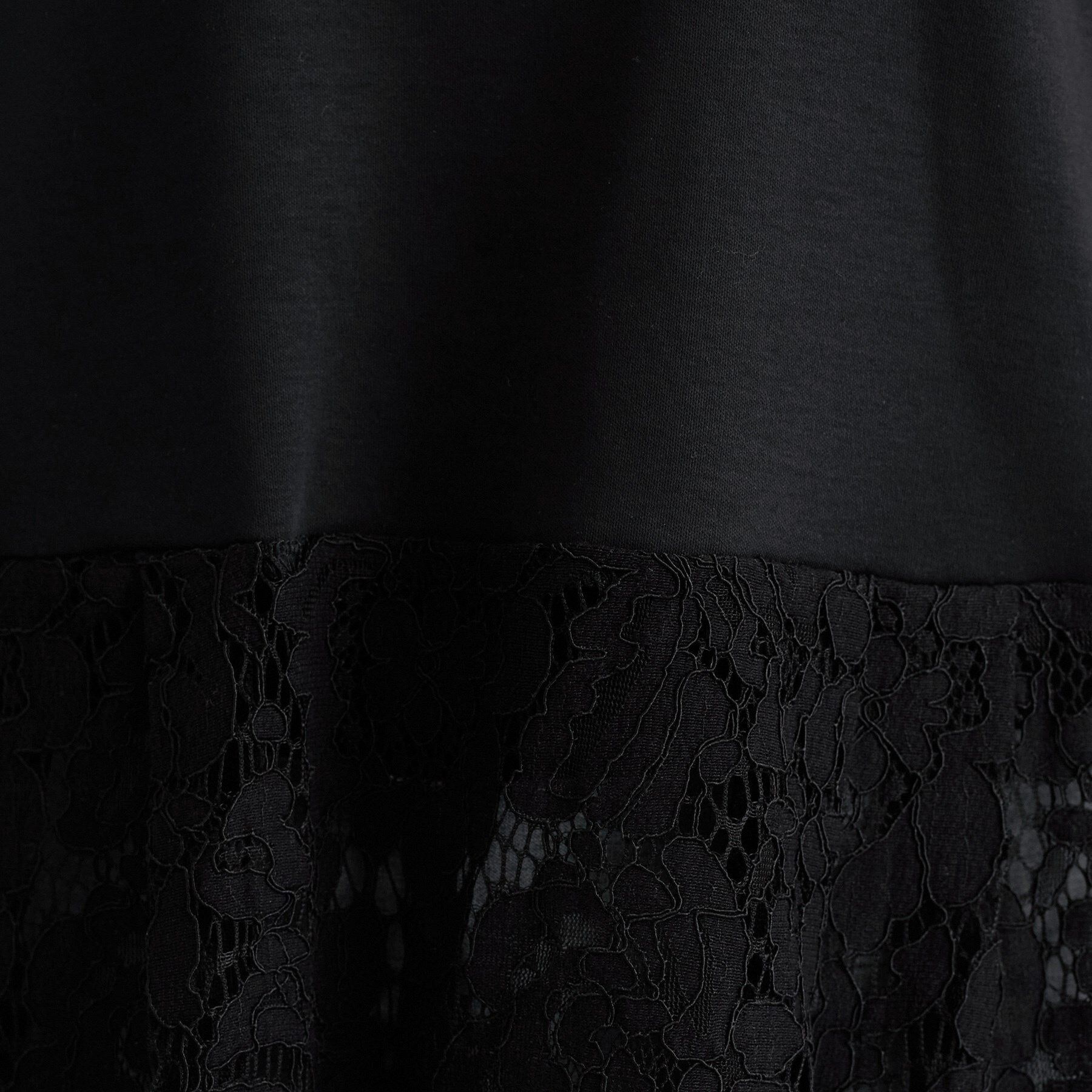 INDIVI「【レイヤードにおすすめ】レース切り替えカットソー」|Tシャツ・カットソー|