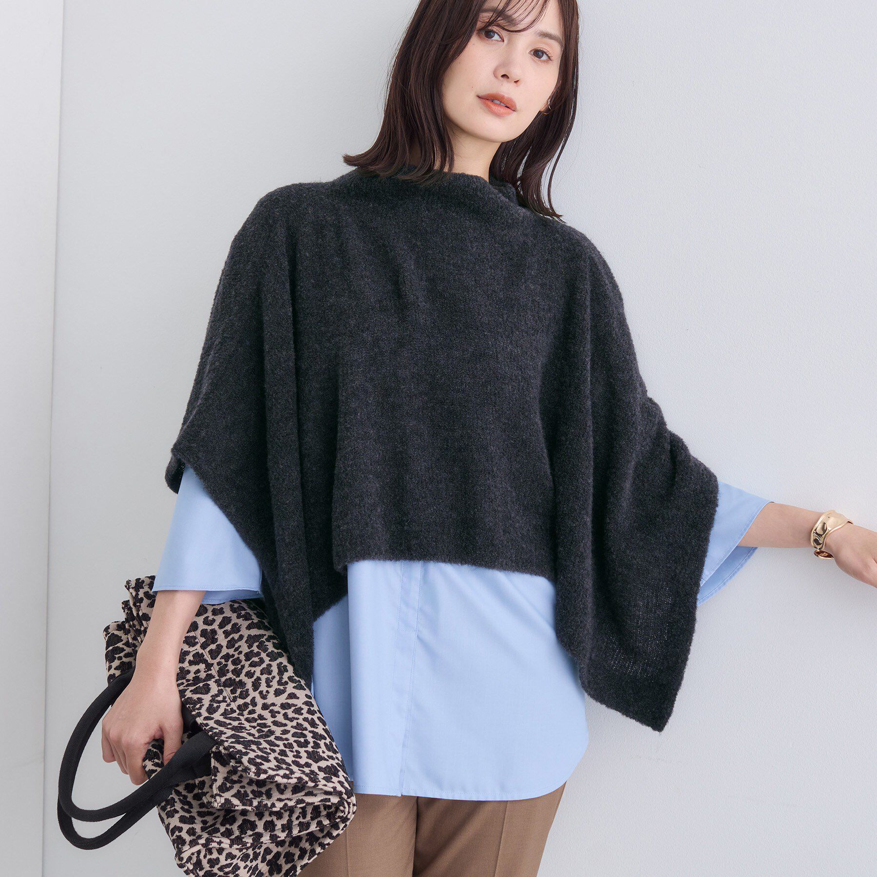 INDIVI「【エアリー素材】ブークレケープポンチョ」|ニット・セーター|