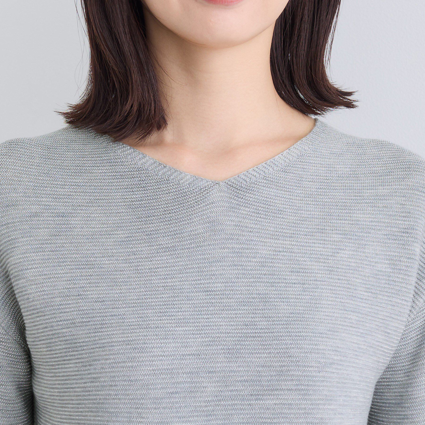 INDIVI「【ウール混ラメ素材】Vネック煌めきニット」|ニット・セーター|