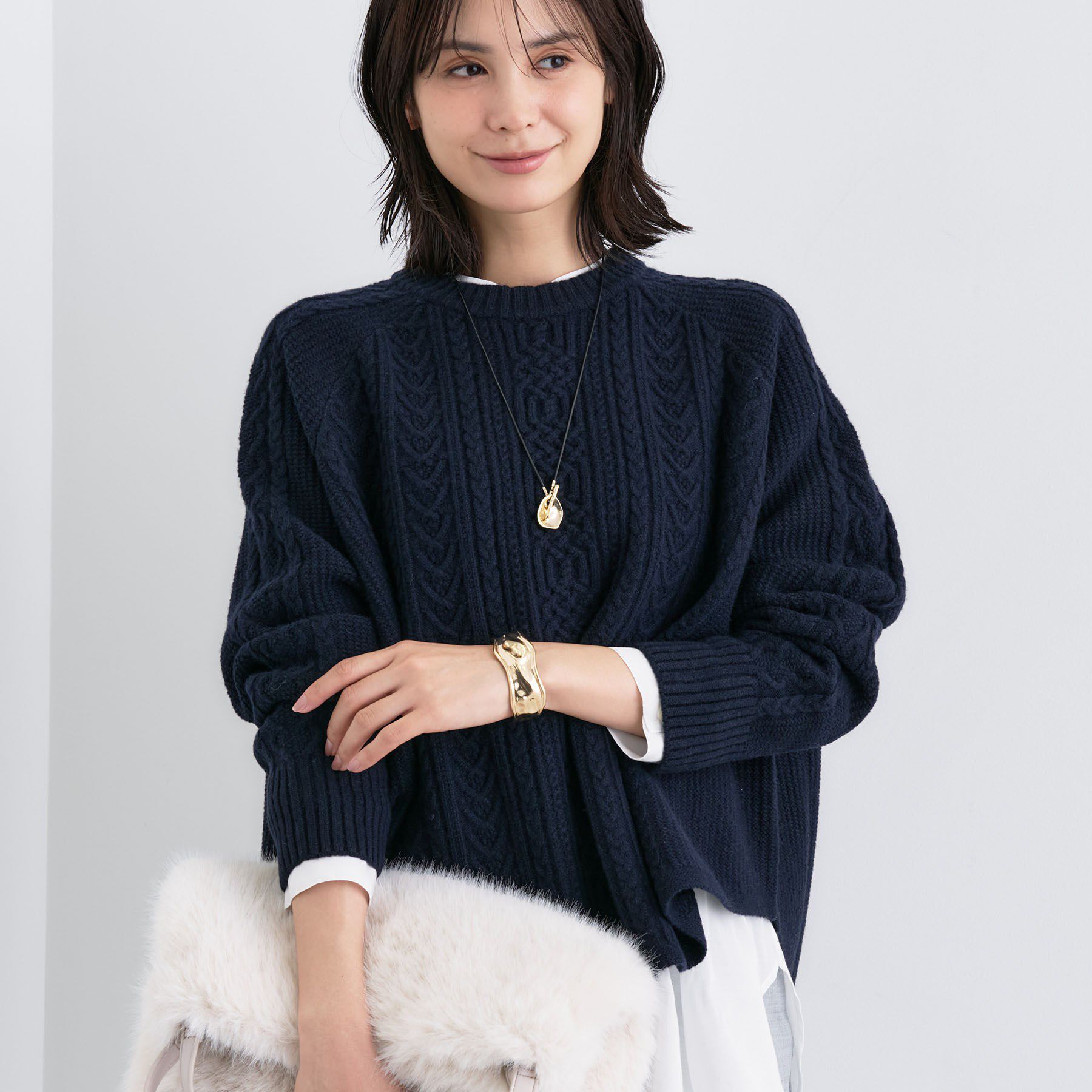 INDIVI「【洗える】ケーブルデザイン ラウンドヘムニット」|ニット・セーター|ネイビー(094)