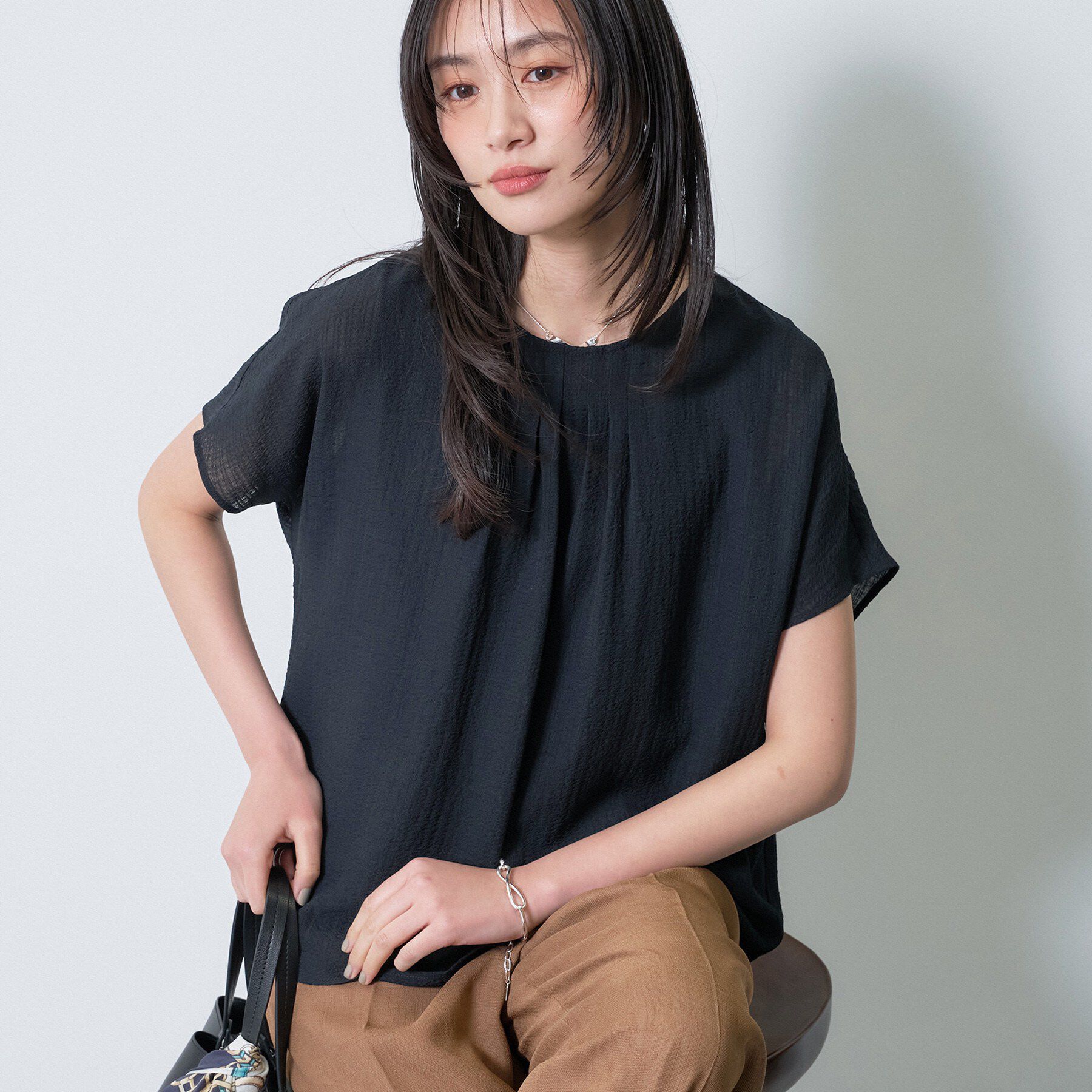 INDIVI「【洗える】無地＆チェーン柄 ギャザートップス」|シャツ・ブラウス|ネイビー(094)