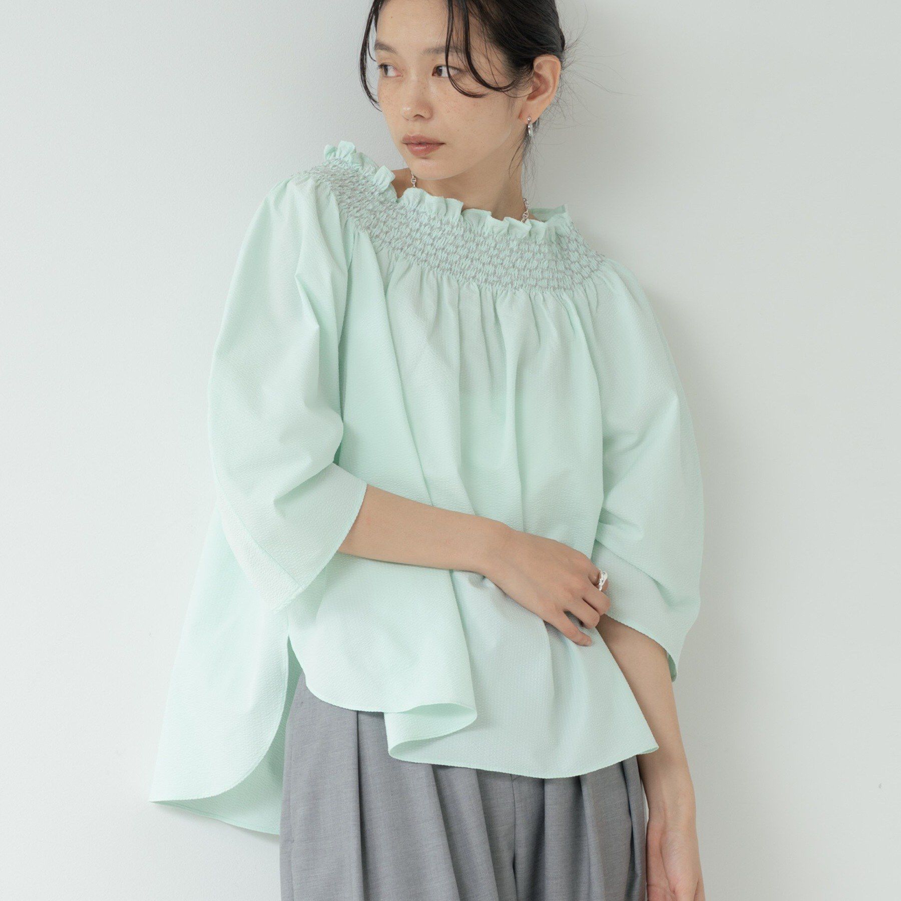 GALLEST「サッカーオフショルブラウス」|シャツ・ブラウス|ライトグリーン(02