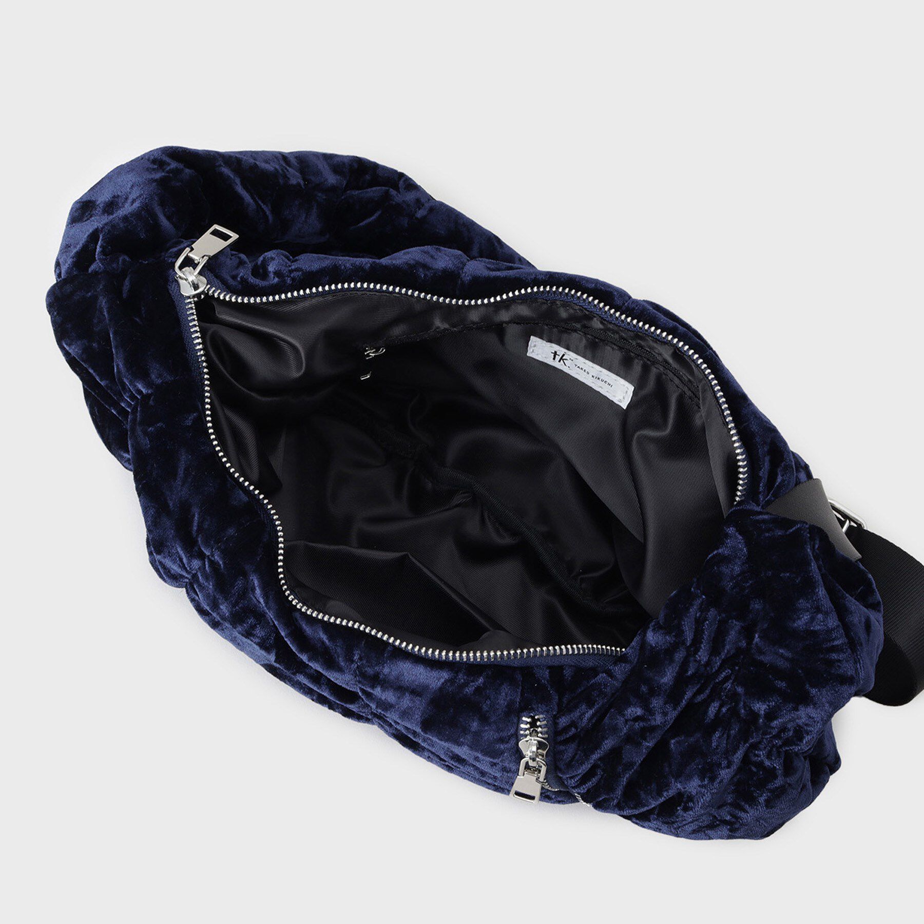 tk.TAKEO KIKUCHI「【パフィーシリーズ】ロータスショルダーバッグ」|ショルダー・メッセンジャー|