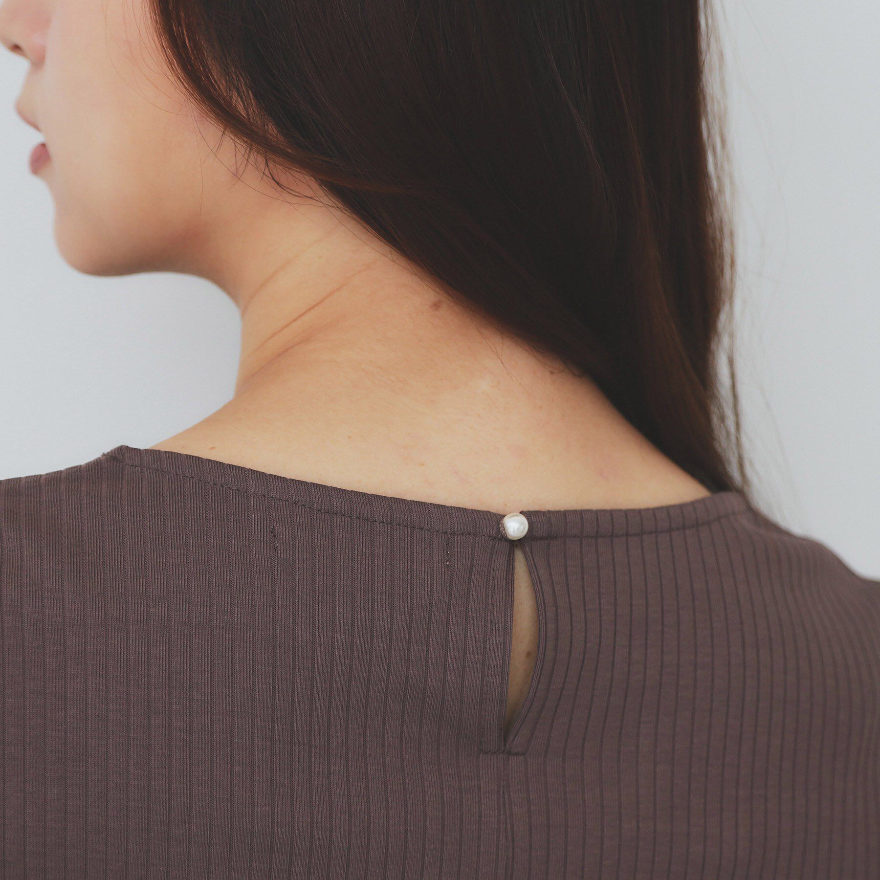 index「《7色展開/XS-LLサイズ》ボートネックリブトップス【UV/洗濯機洗い可】」|Tシャツ・カットソー|