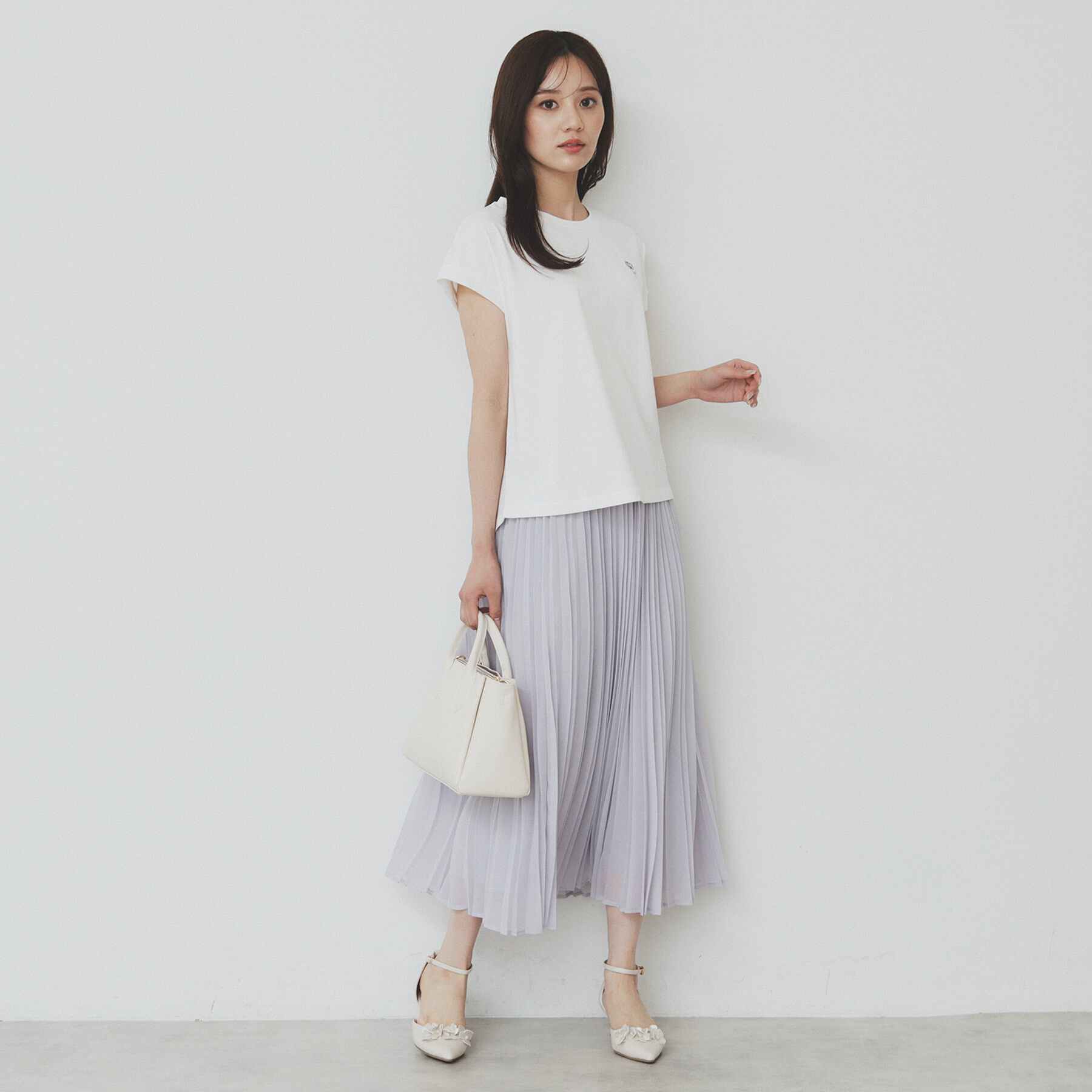 index「《6色展開/S-3Lサイズ》フラワー刺繍Tシャツ【汗ジミ防止/吸水速乾/接触冷感/UVケア/洗濯機洗」|Tシャツ・カットソー|