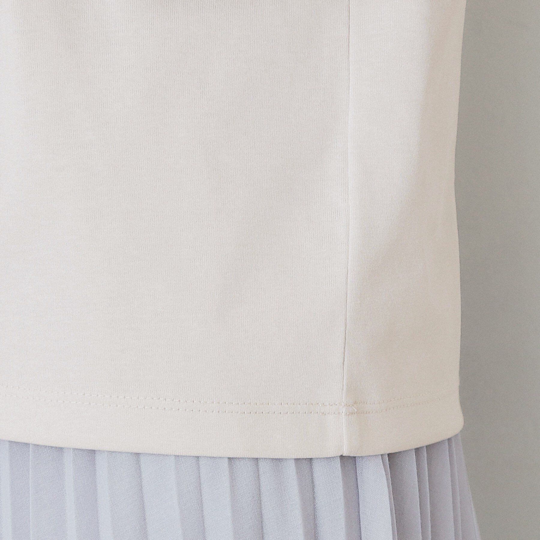 index「パール調刺繍ロゴTシャツ【汗ジミ防止/吸水速乾/接触冷感/UVケア/洗濯機洗い可】」|Tシャツ・カットソー|