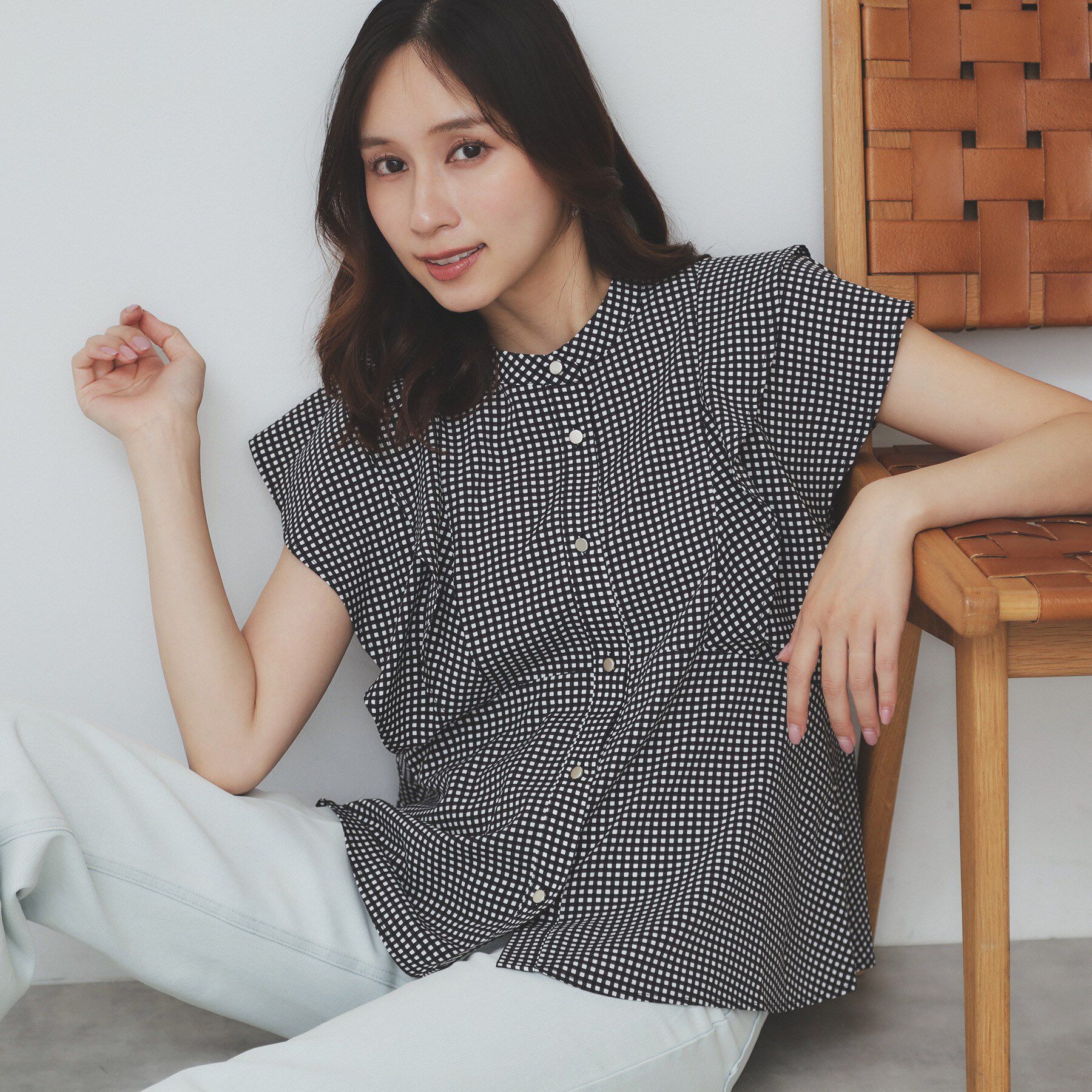 index「ダブルフリルバンドカラーブラウス【洗濯機洗い可/イージーアイロン/防シワ】」|シャツ・ブラウス|ブラック(819)