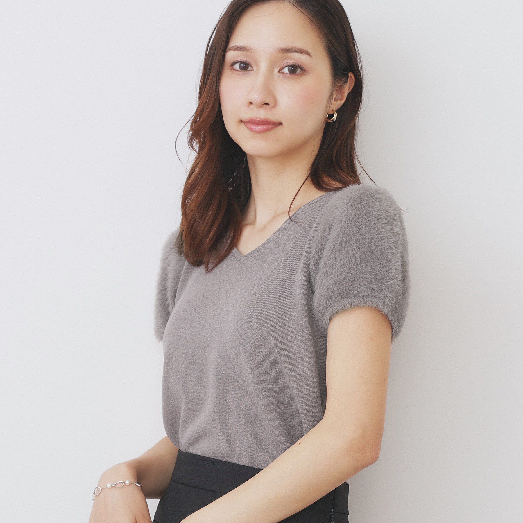 index「《6色展開》フェザーパフスリーブVネックニット【洗濯機洗い可】」|ニット・セーター|
