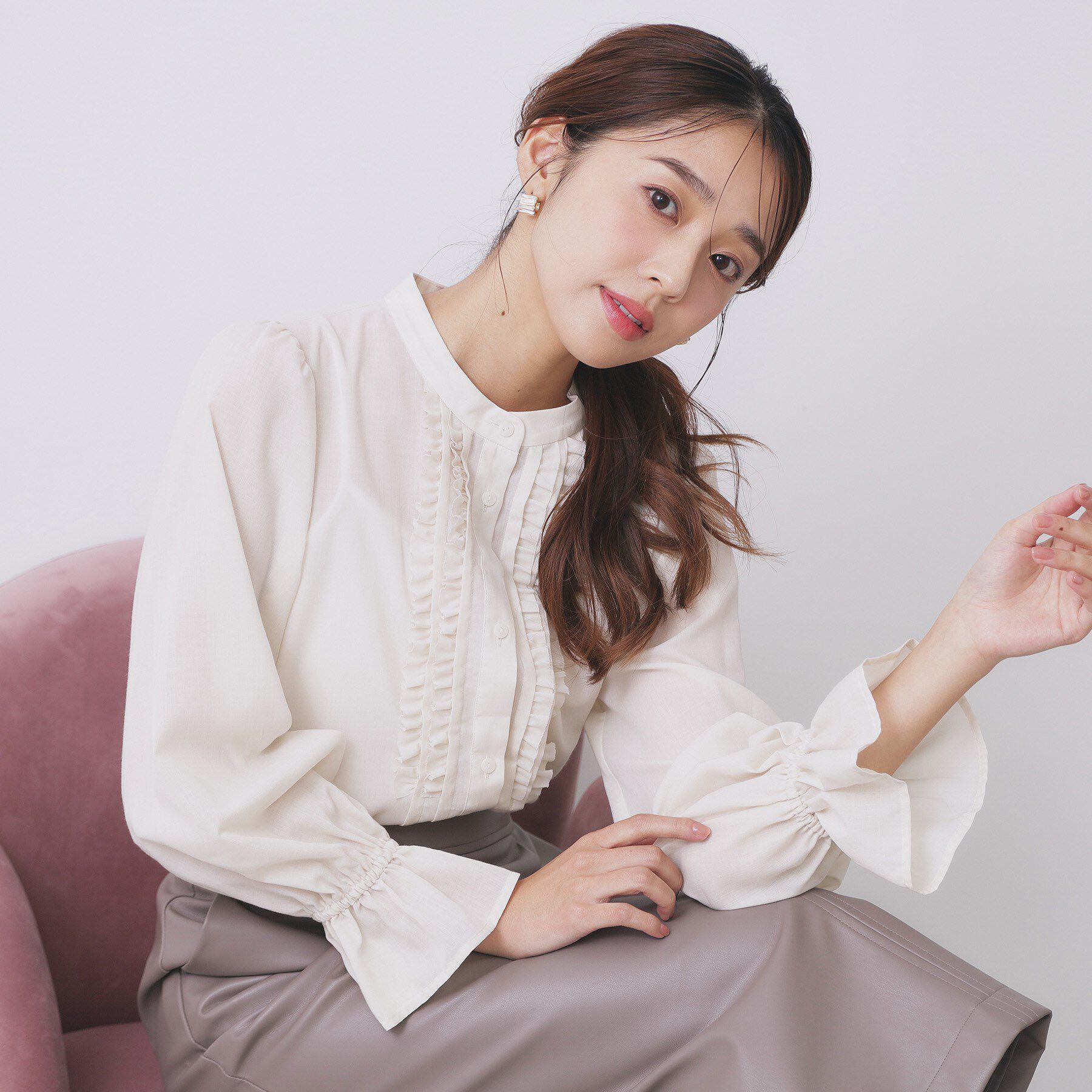 index「タックフリルバンドカラーブラウス【洗濯機OK/イージーアイロン】」|シャツ・ブラウス|アイボリー(004)