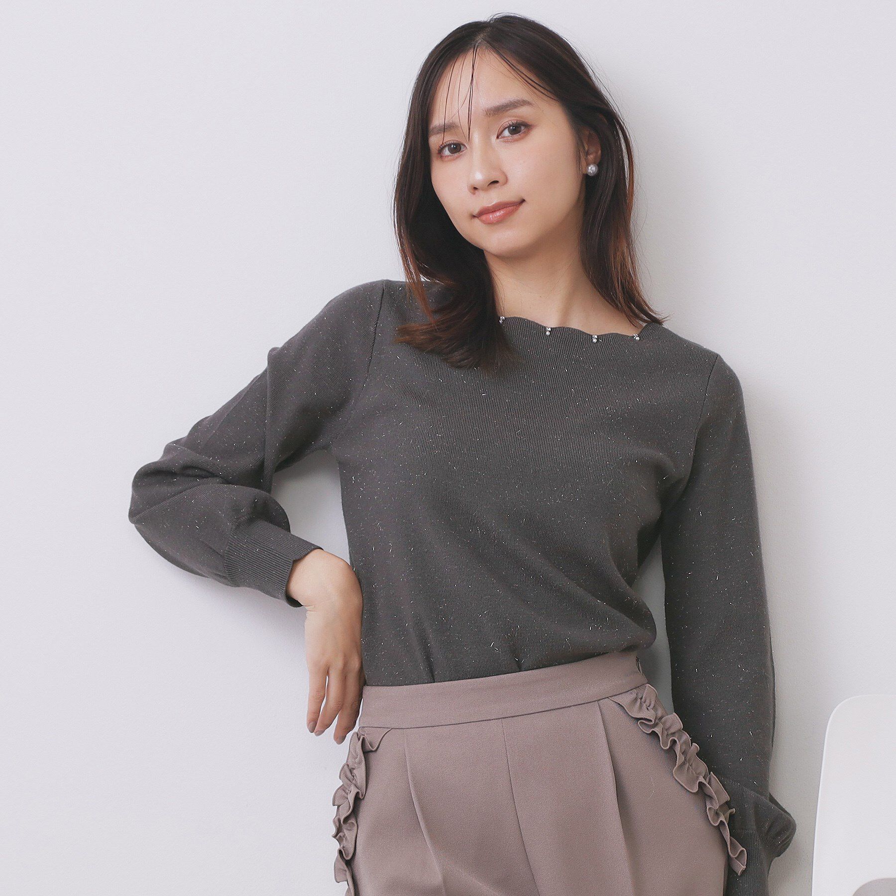 index「ラメスカラップビジューデザインニット【洗濯機OK】《6col/S～LL》」|ニット・セーター|チャコールグレー(8