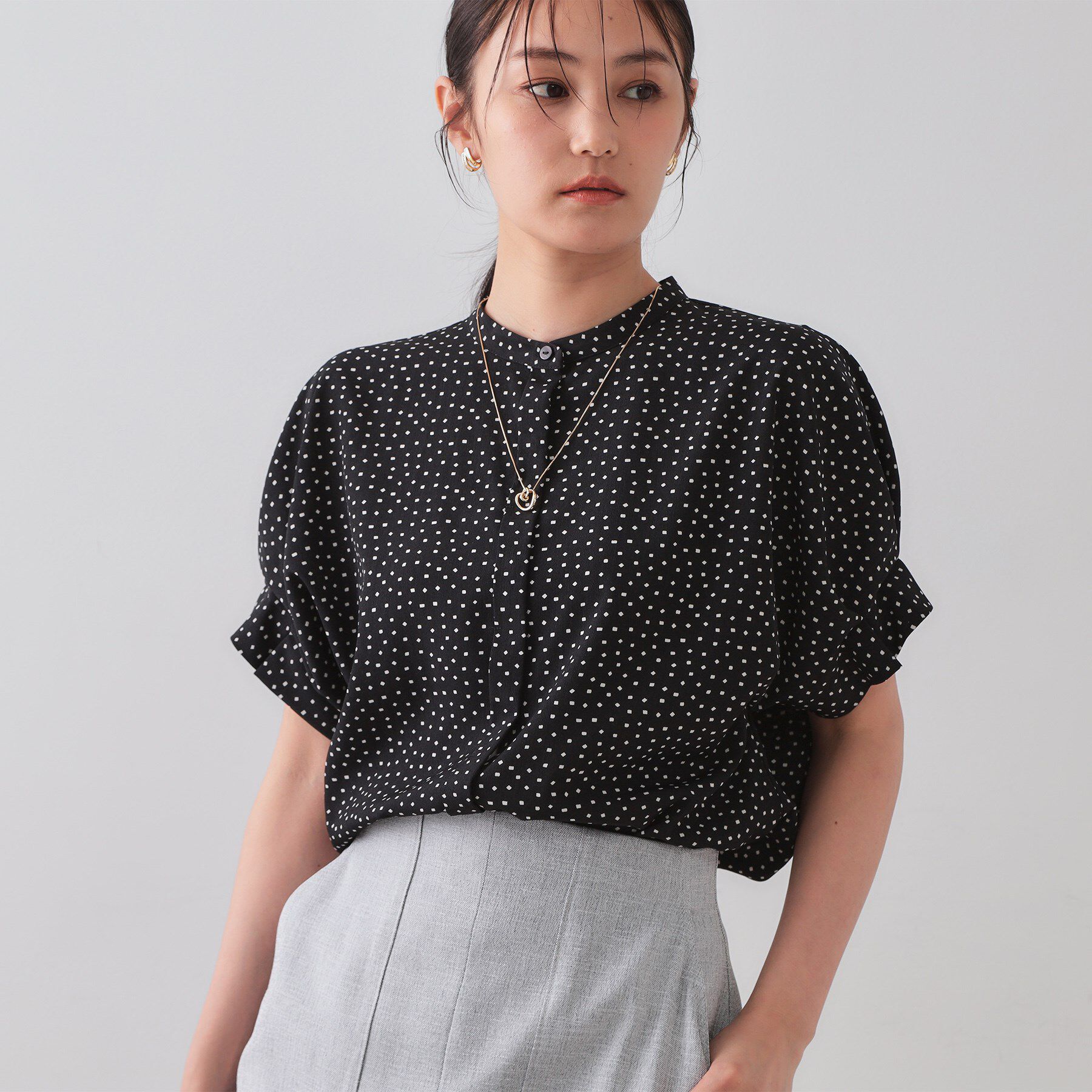 OPAQUE.CLIP「幾何柄アソート タックドルマンスリーブブラウス【洗濯機洗い可】」|シャツ・ブラウス|