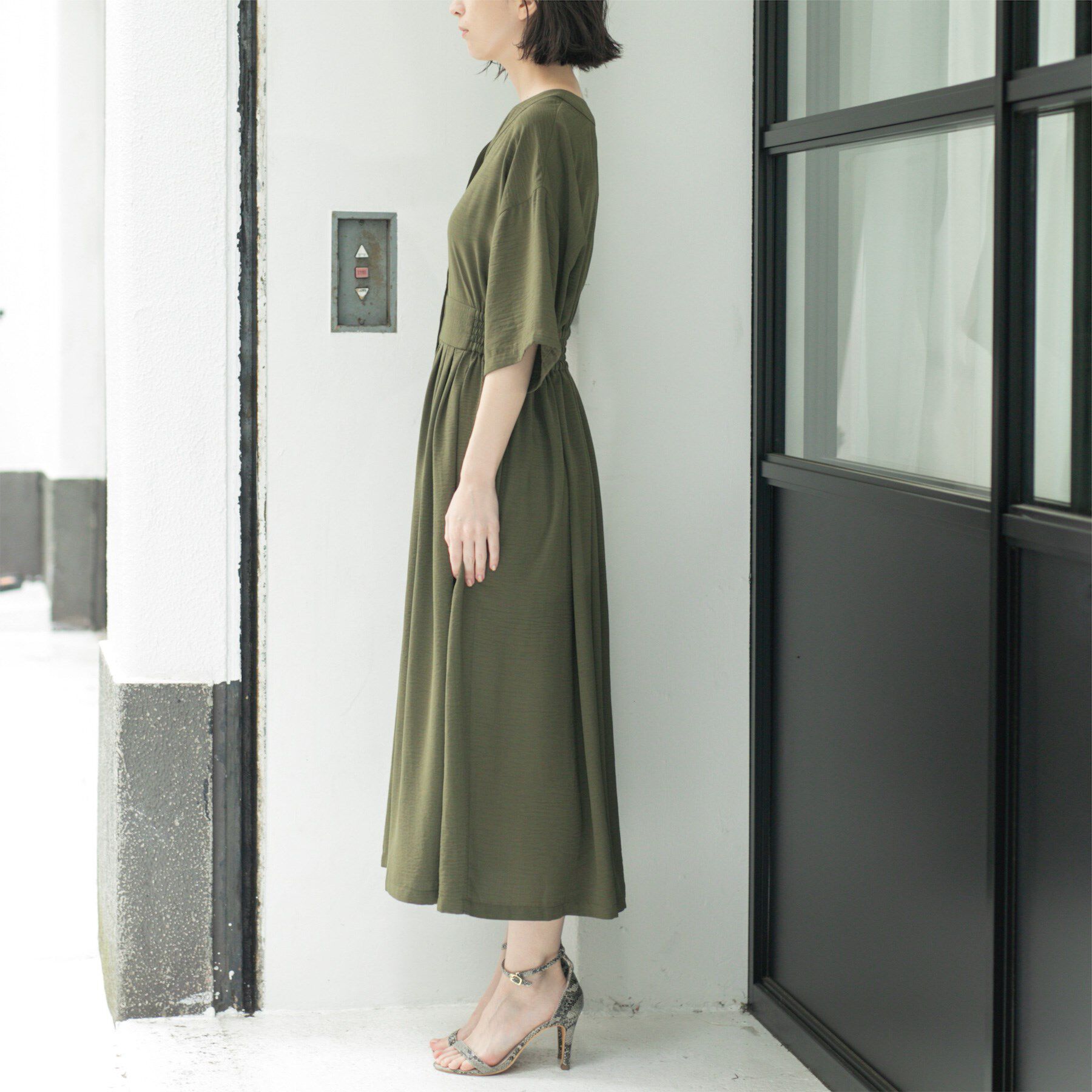 OPAQUE.CLIP「シャーリングフィット＆フレアワンピース【洗濯機洗い可】」|ワンピース|