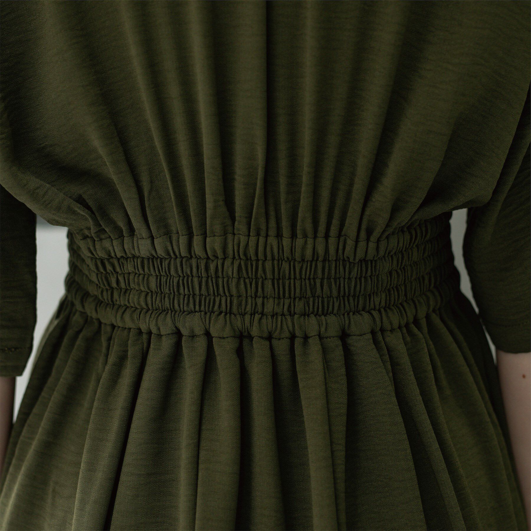 OPAQUE.CLIP「シャーリングフィット＆フレアワンピース【洗濯機洗い可】」|ワンピース|